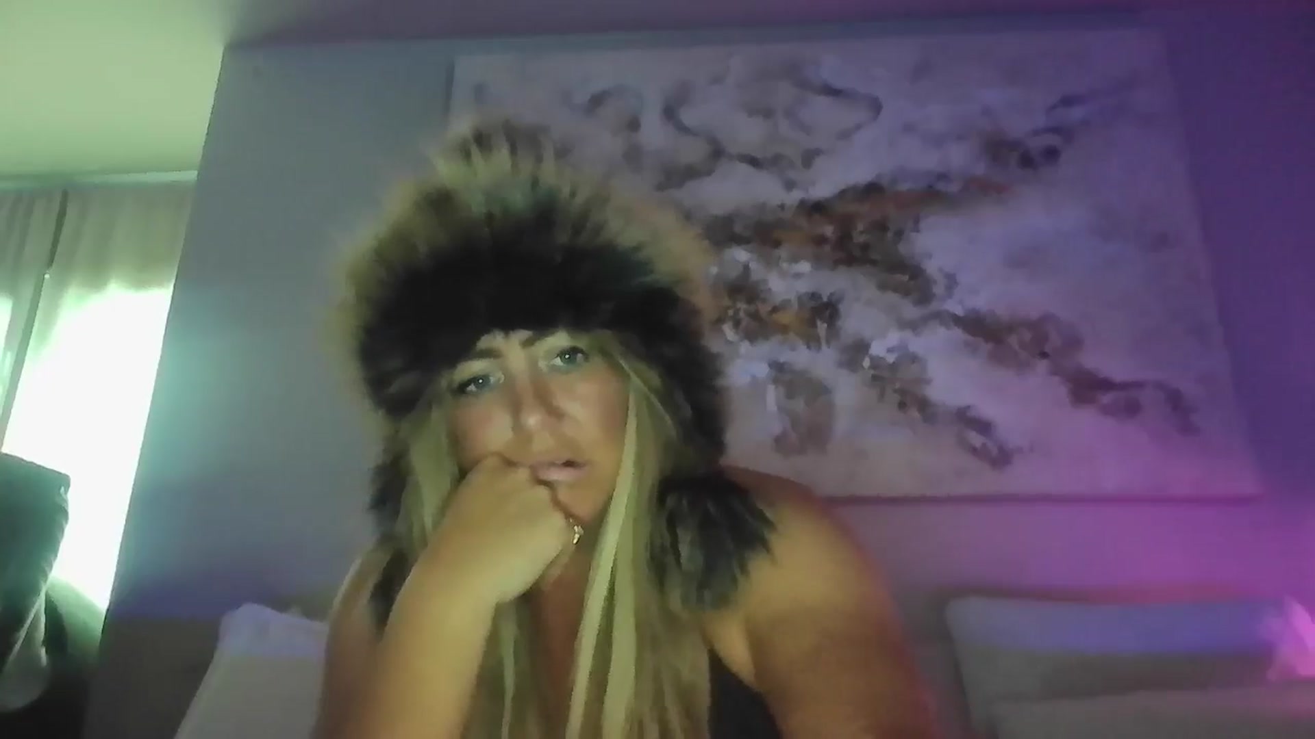 Gallery image thumbnail from hollywoodhot1's myfreecams stream on, 12/02/2024, 17:22 image 17 of 20