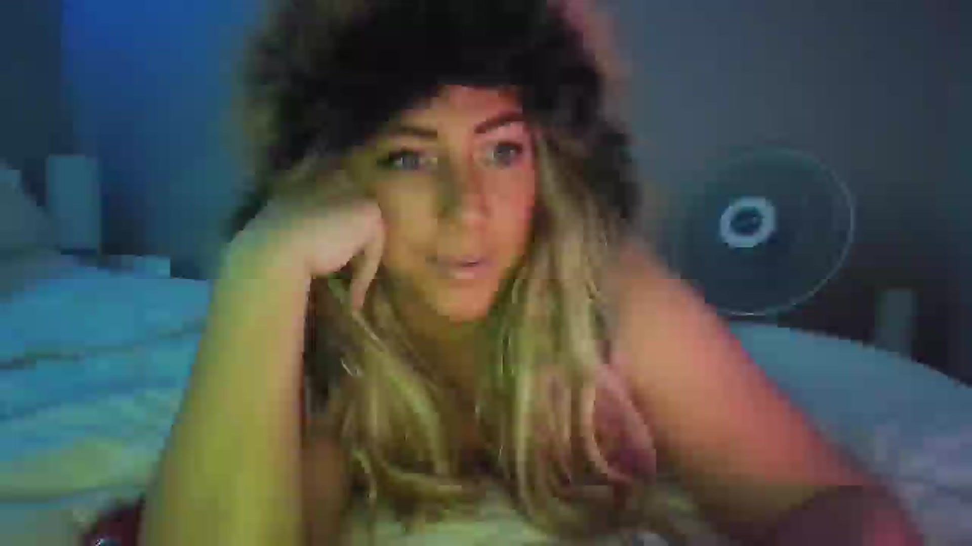 Gallery image thumbnail from hollywoodhot1's myfreecams stream on, 12/16/2024, 19:26 image 2 of 20