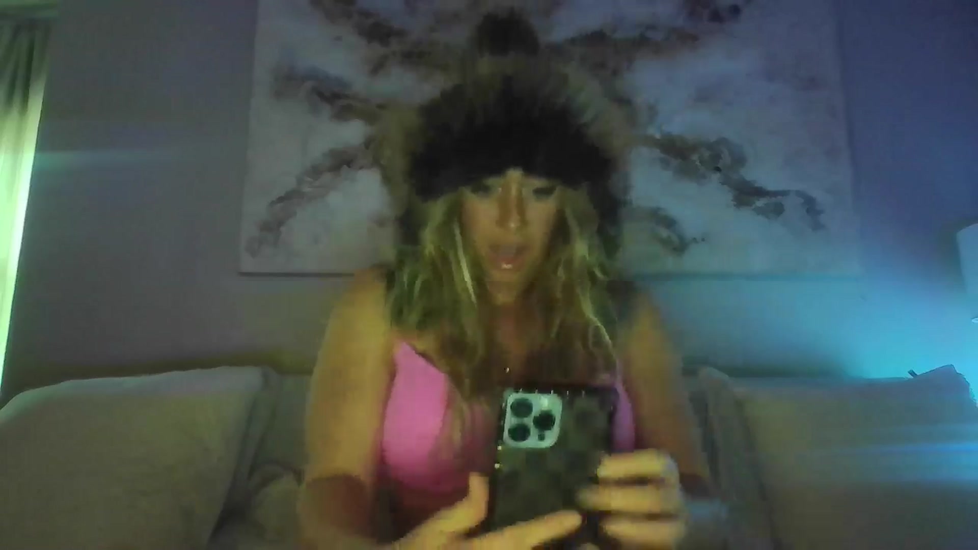 Gallery image thumbnail from hollywoodhot1's myfreecams stream on, 12/16/2024, 19:26 image 17 of 20