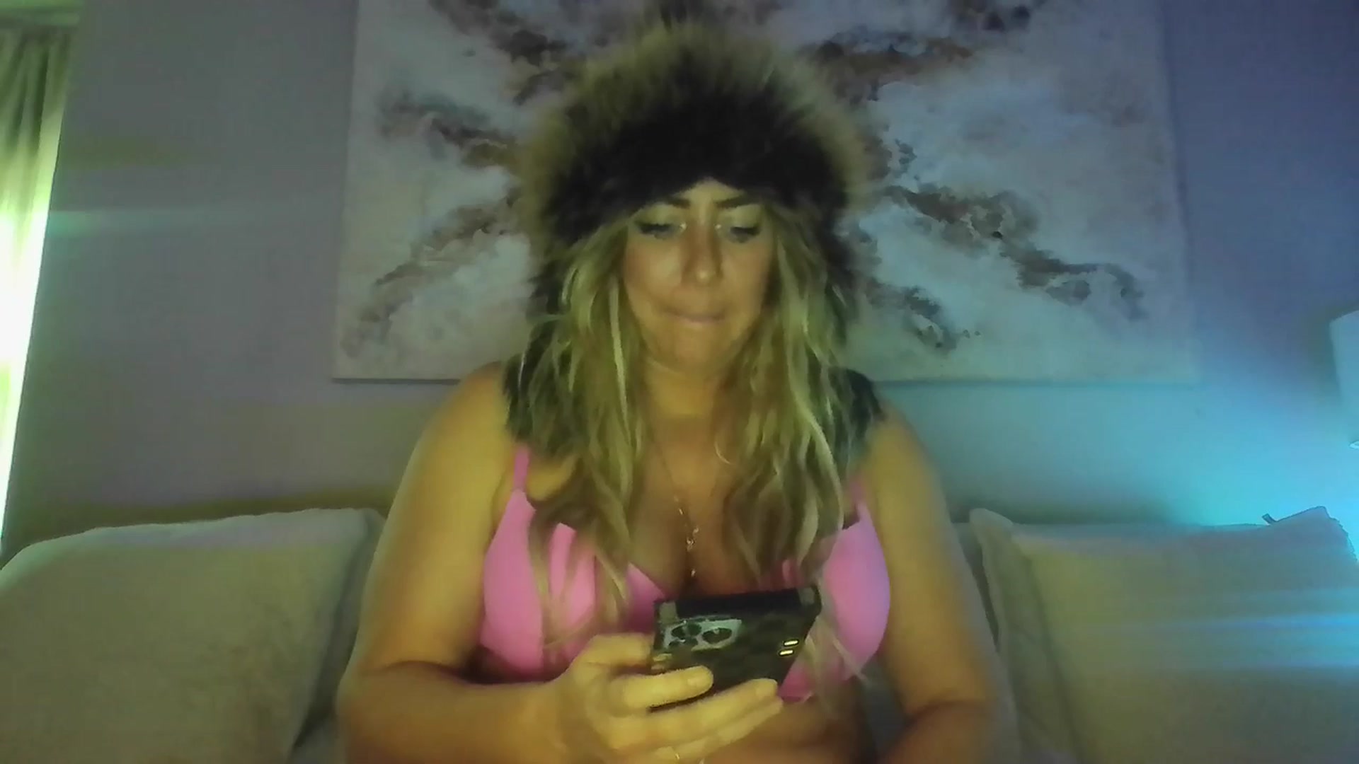 Gallery image thumbnail from hollywoodhot1's myfreecams stream on, 12/16/2024, 19:26 image 11 of 20