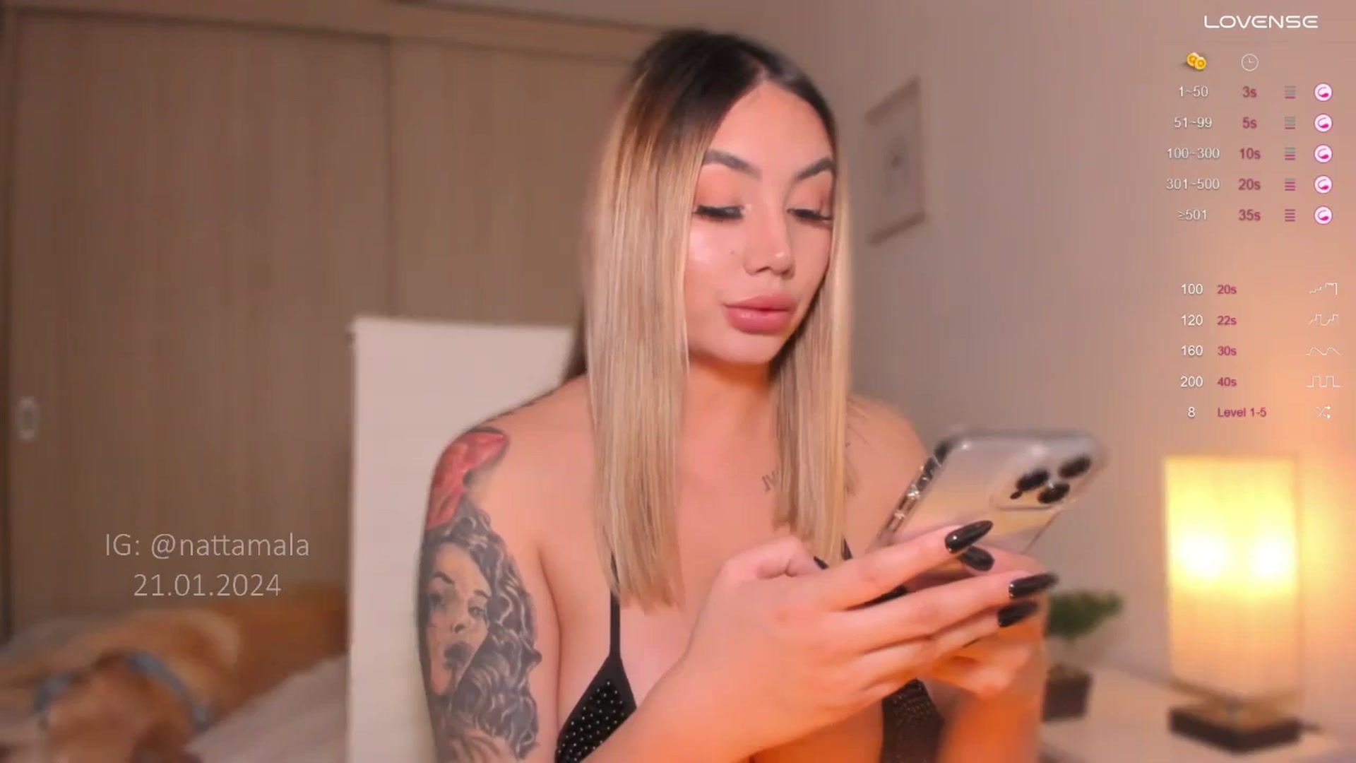 Gallery image thumbnail from holy_blonde's myfreecams stream on, 01/21/2024, 18:03 image 17 of 20