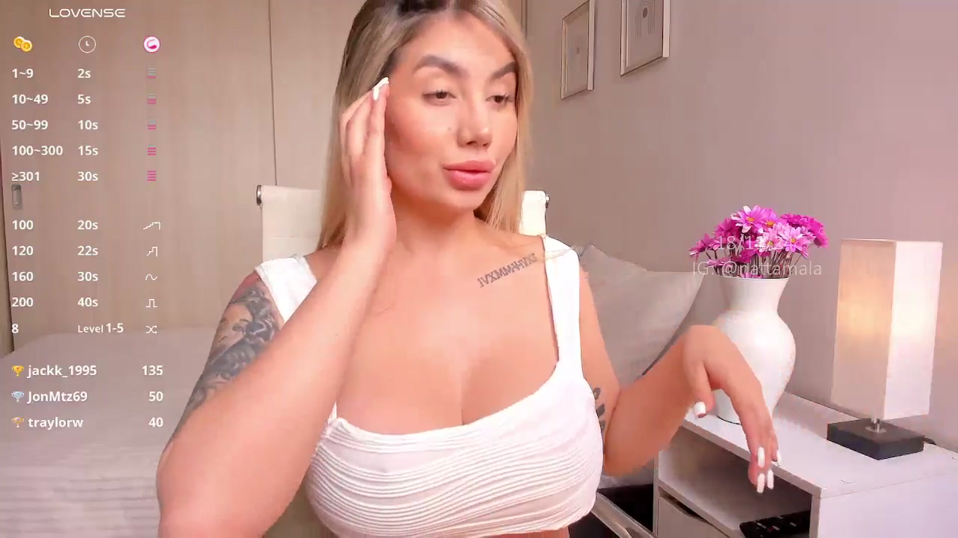 Gallery image thumbnail from holy_blonde's myfreecams stream on, 11/18/2024, 16:17 image 6 of 20