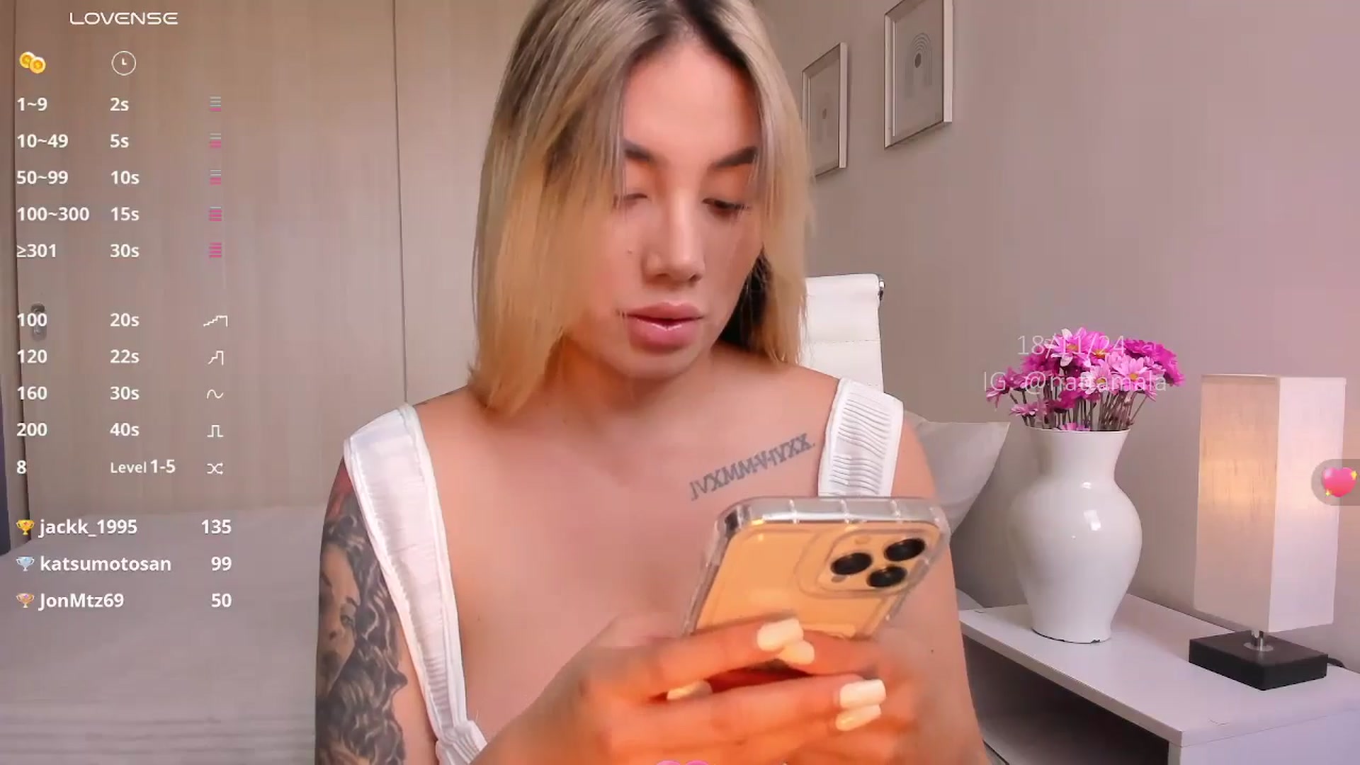 Gallery image thumbnail from holy_blonde's myfreecams stream on, 11/18/2024, 17:08 image 17 of 20