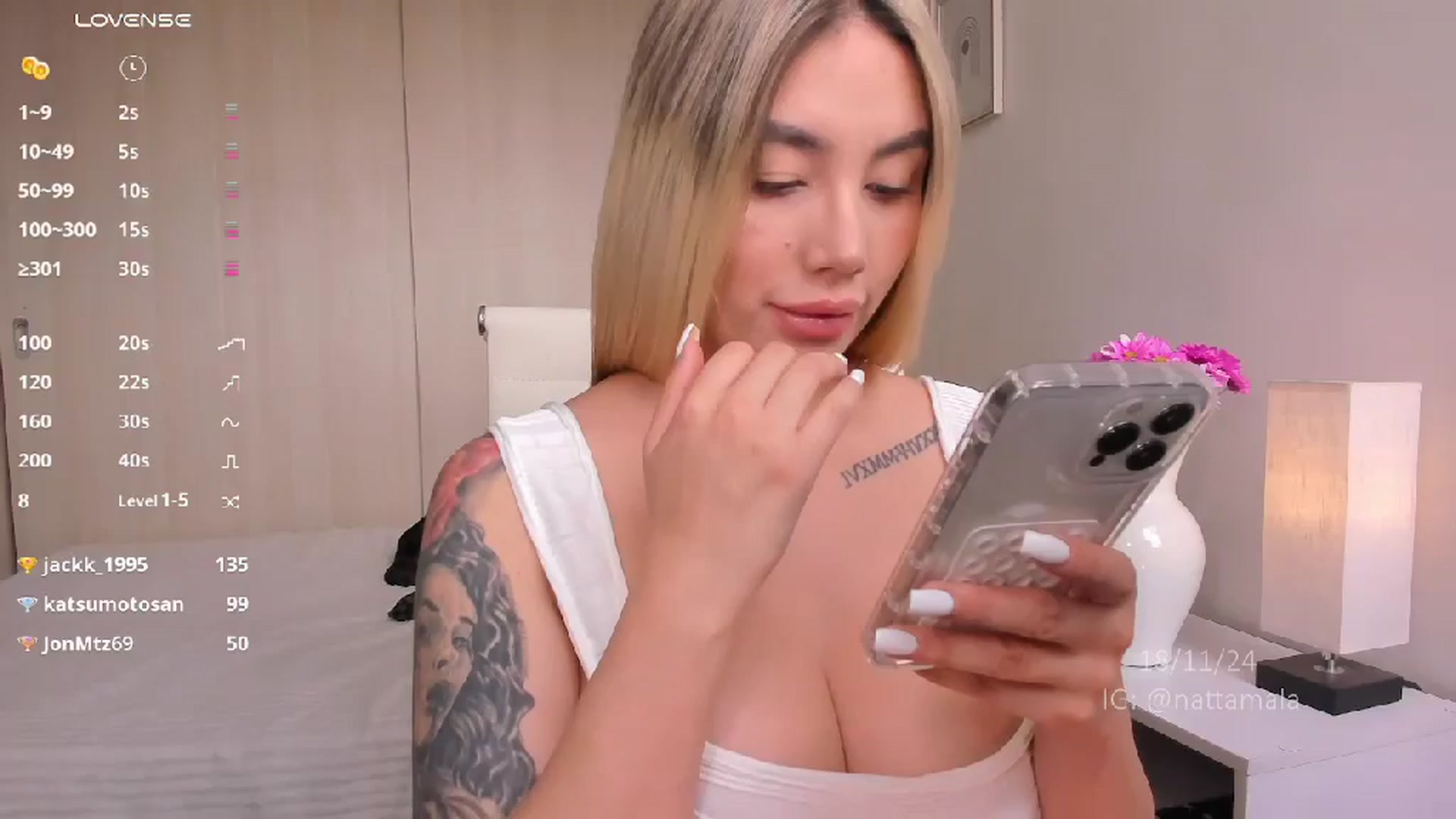 Gallery image thumbnail from holy_blonde's myfreecams stream on, 11/18/2024, 17:28 image 17 of 20