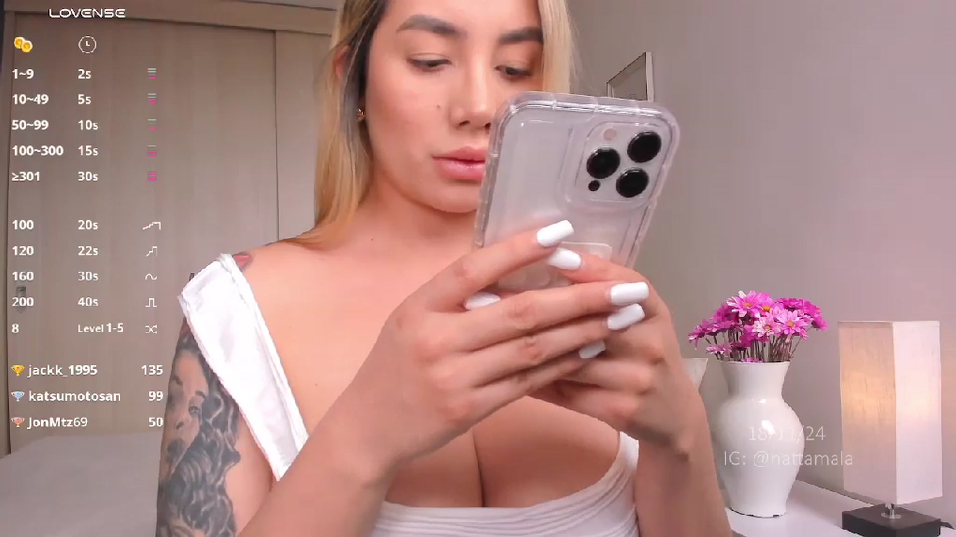 Gallery image thumbnail from holy_blonde's myfreecams stream on, 11/18/2024, 18:11 image 12 of 20