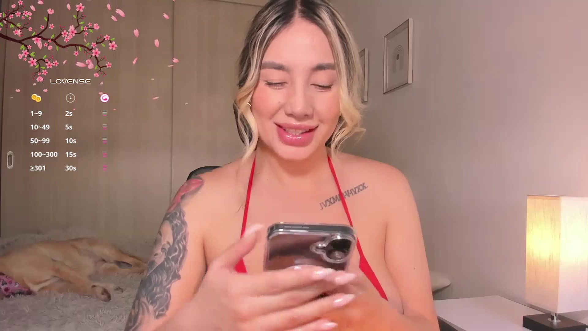 Gallery image thumbnail from holy_blonde's myfreecams stream on, 12/11/2024, 16:55 image 18 of 20
