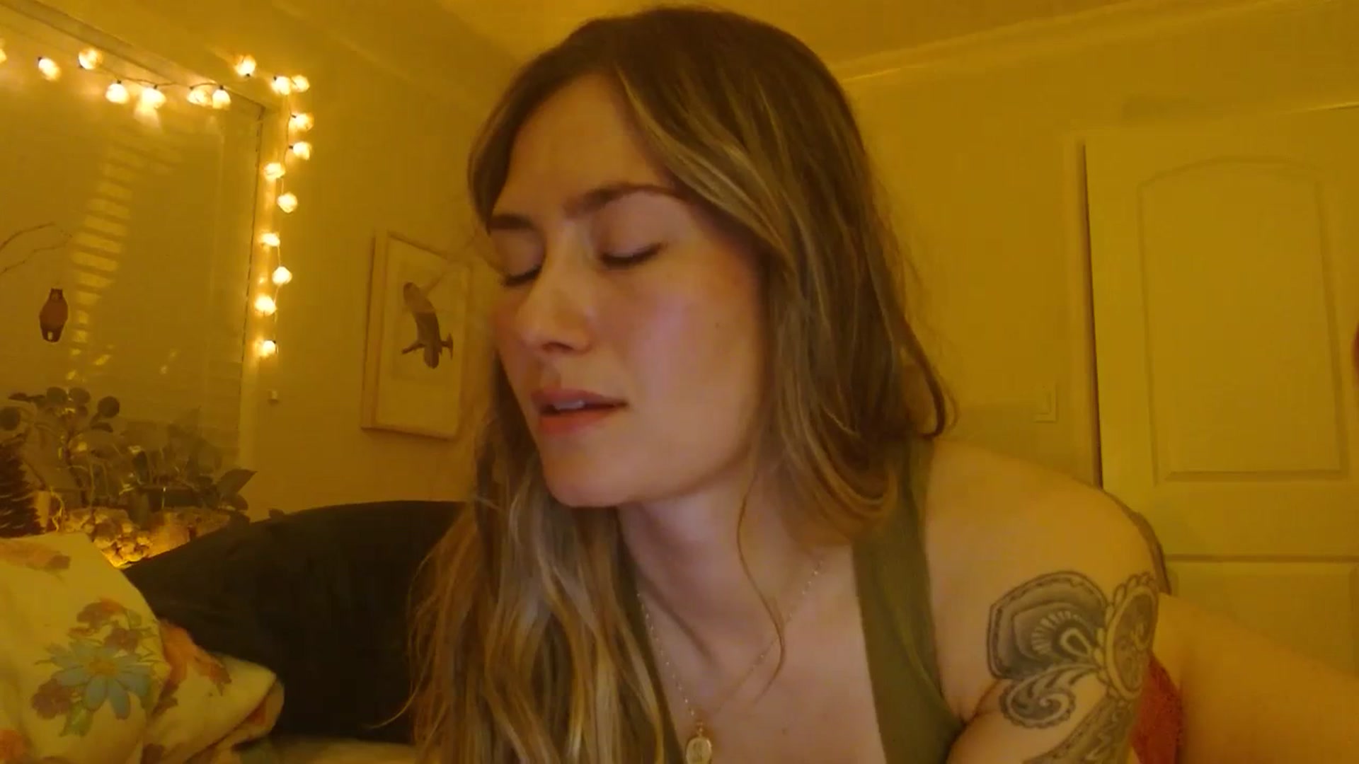 Gallery image thumbnail from honey28's myfreecams stream on, 02/09/2024, 06:35 image 6 of 20