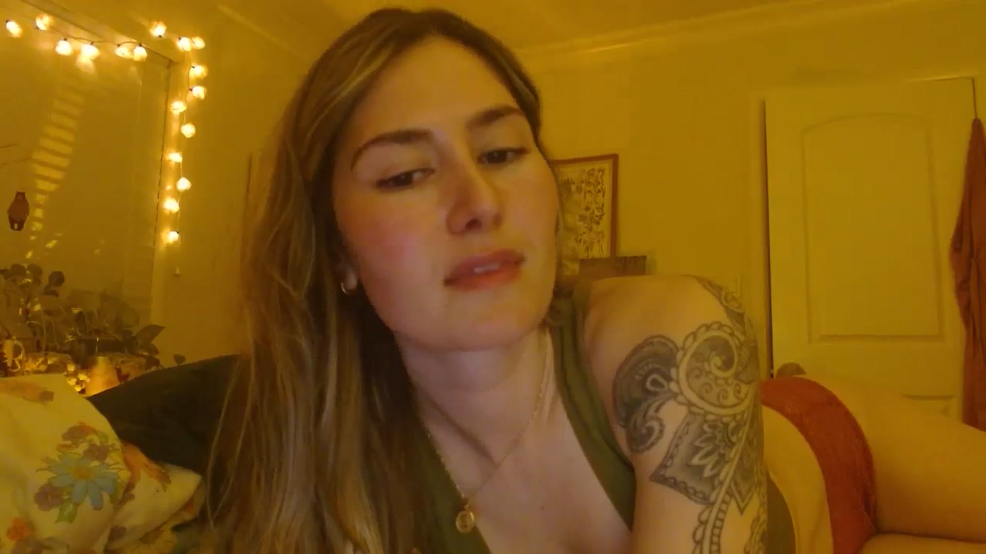 Gallery image thumbnail from honey28's myfreecams stream on, 02/09/2024, 06:35 image 9 of 20