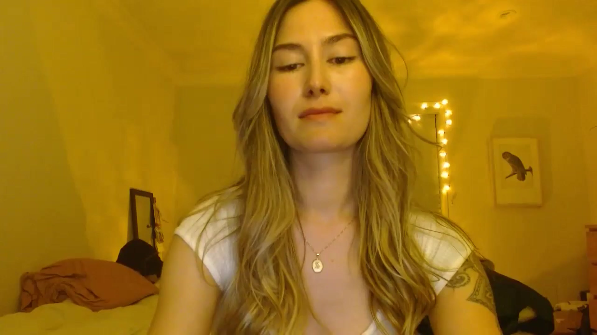Gallery image thumbnail from honey28's myfreecams stream on, 05/15/2024, 05:45 image 1 of 20