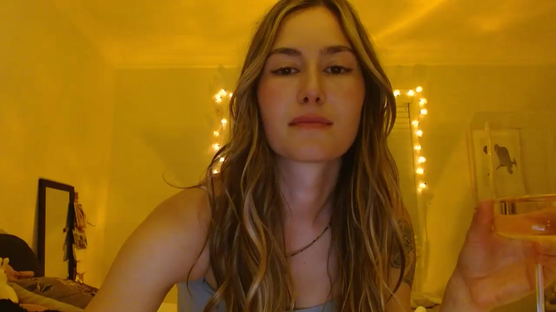 Gallery image thumbnail from honey28's myfreecams stream on, 07/12/2024, 04:59 image 1 of 20