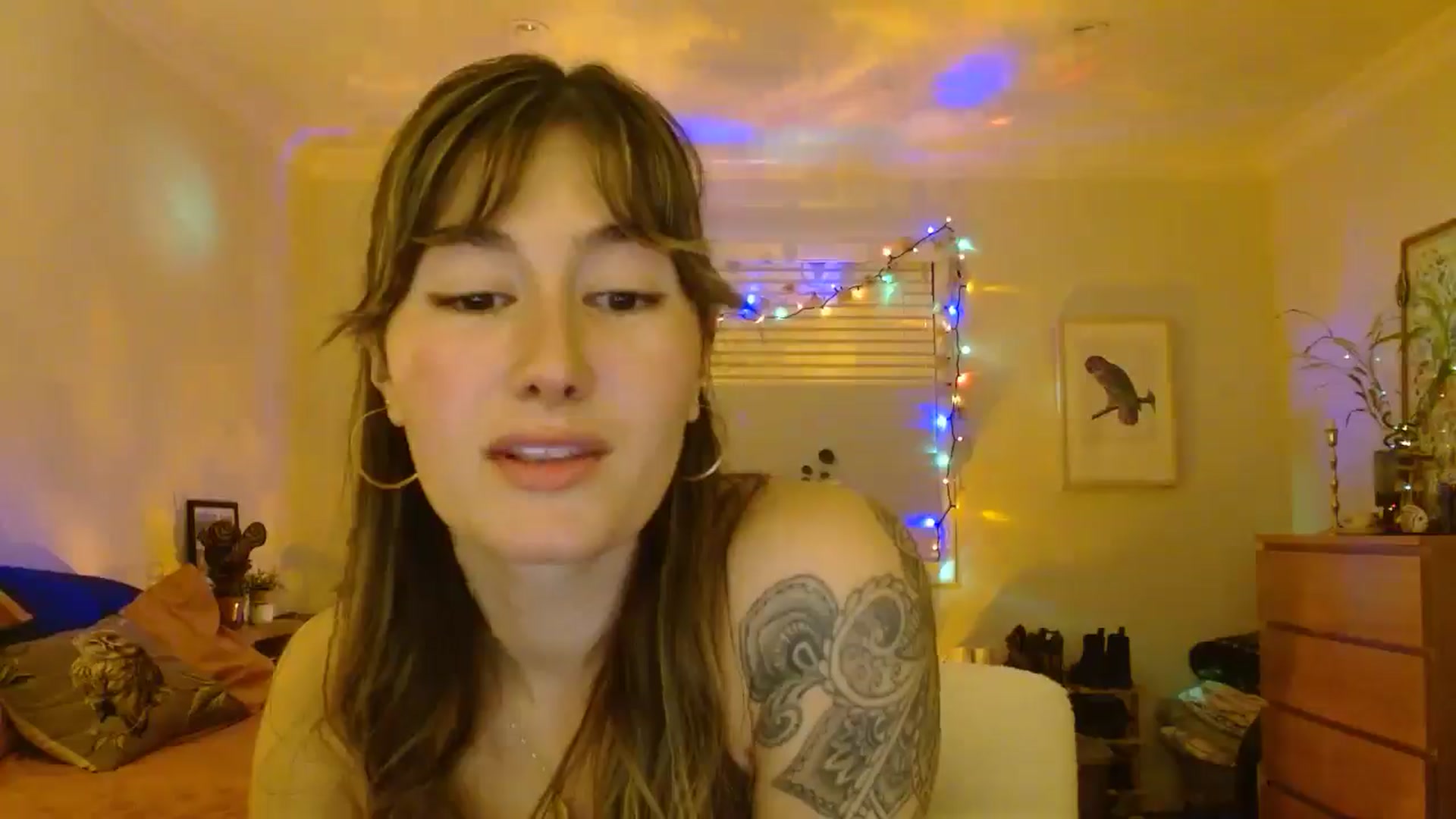 Gallery image thumbnail from honey28's myfreecams stream on, 01/05/2025, 05:16 image 17 of 20