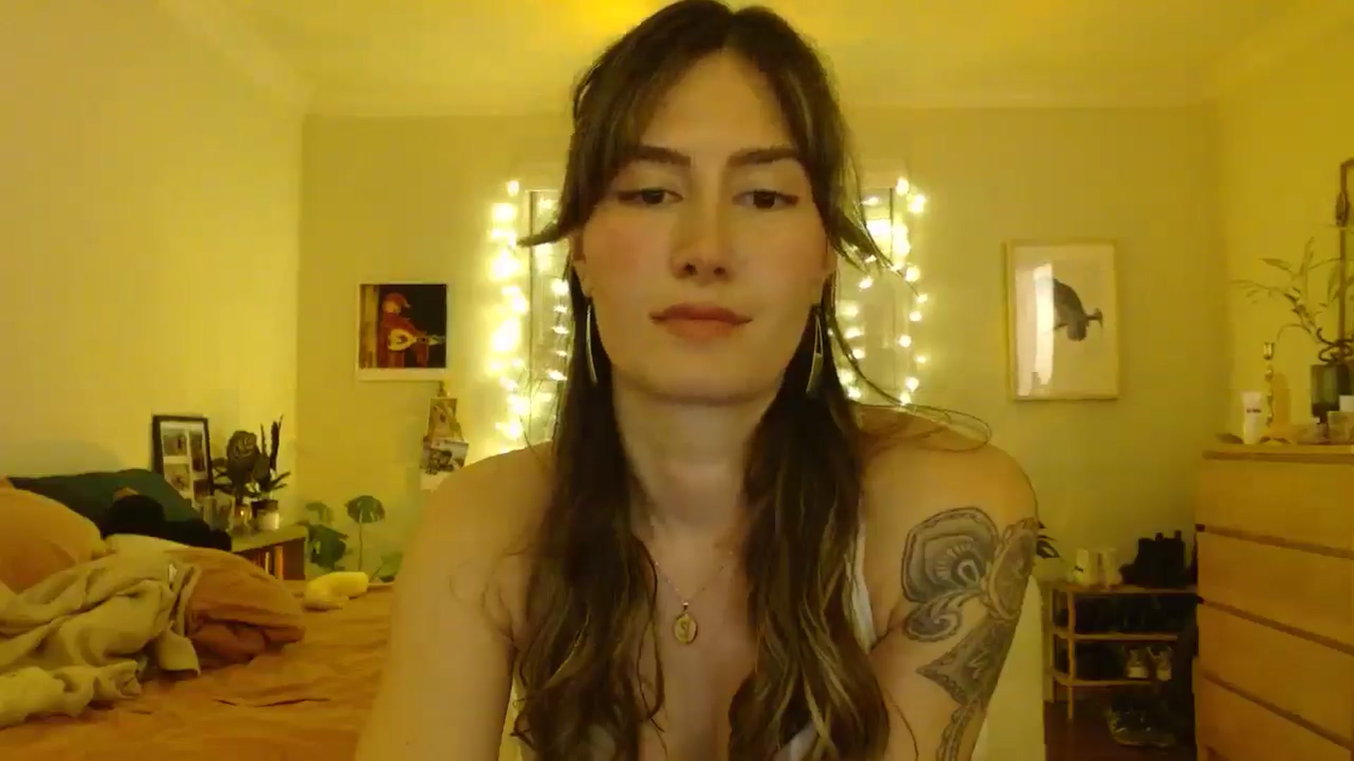 Gallery image thumbnail from honey28's myfreecams stream on, 03/15/2025, 05:11 image 2 of 20