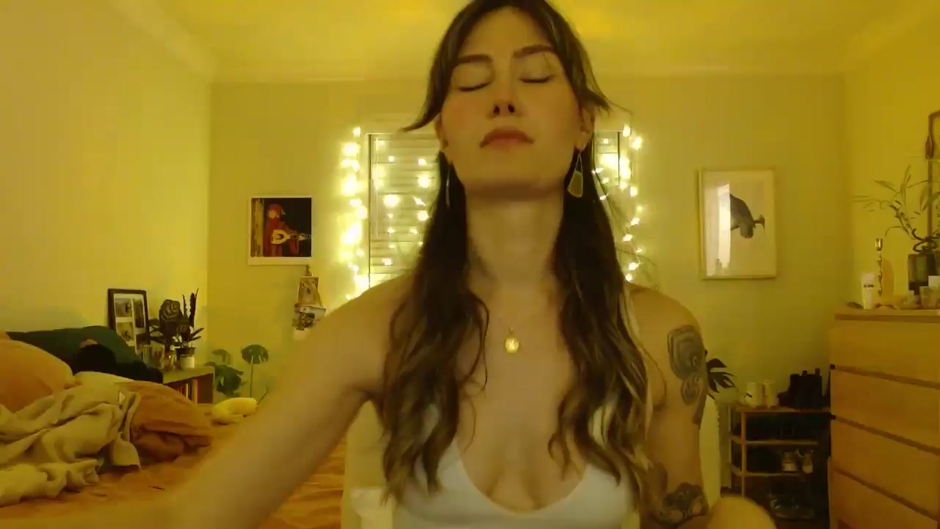Gallery image thumbnail from honey28's myfreecams stream on, 03/15/2025, 05:11 image 1 of 20