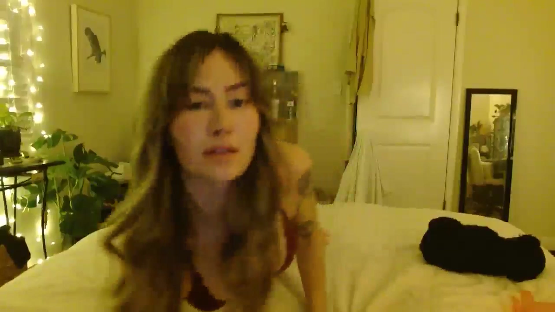 Gallery image thumbnail from honey28's myfreecams stream on, 03/18/2025, 04:40 image 10 of 20