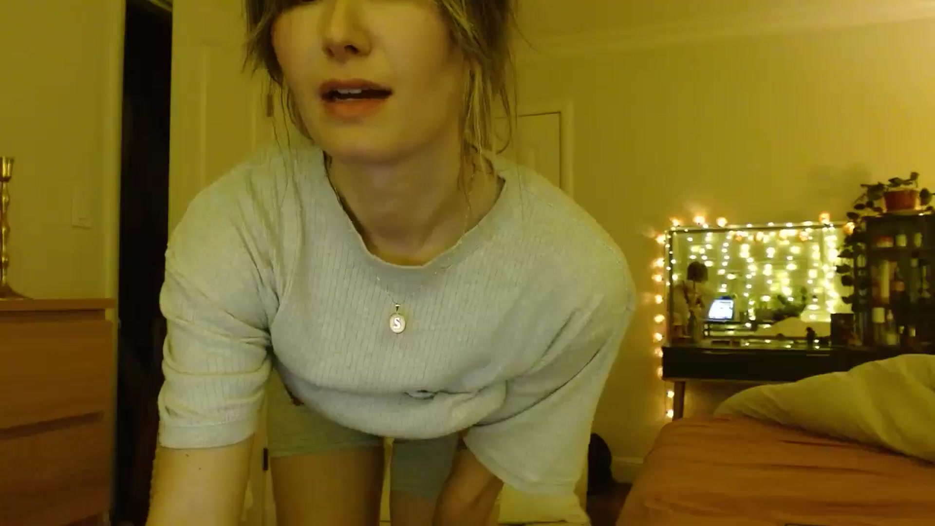 Gallery image thumbnail from honey28's myfreecams stream on, 03/25/2025, 04:34 image 2 of 20
