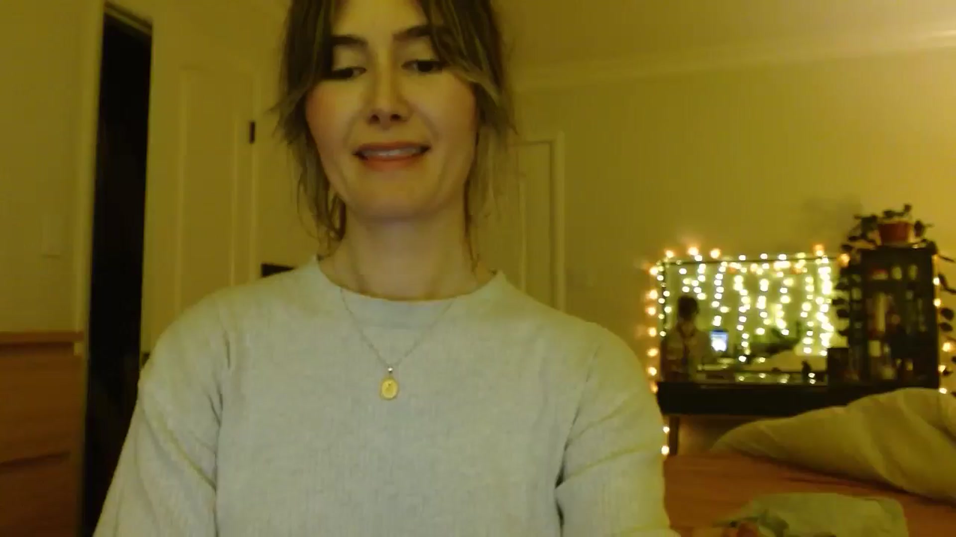 Gallery image thumbnail from honey28's myfreecams stream on, 03/25/2025, 04:34 image 7 of 20