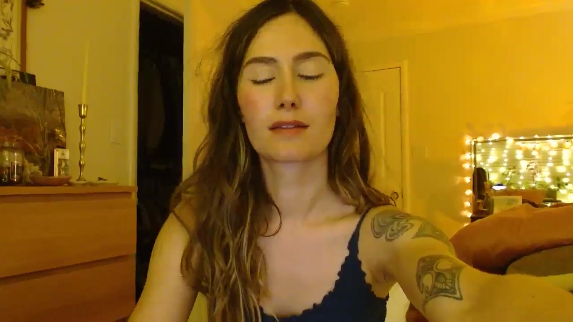 Gallery image thumbnail from honey28's myfreecams stream on, 04/17/2025, 05:03 image 20 of 20