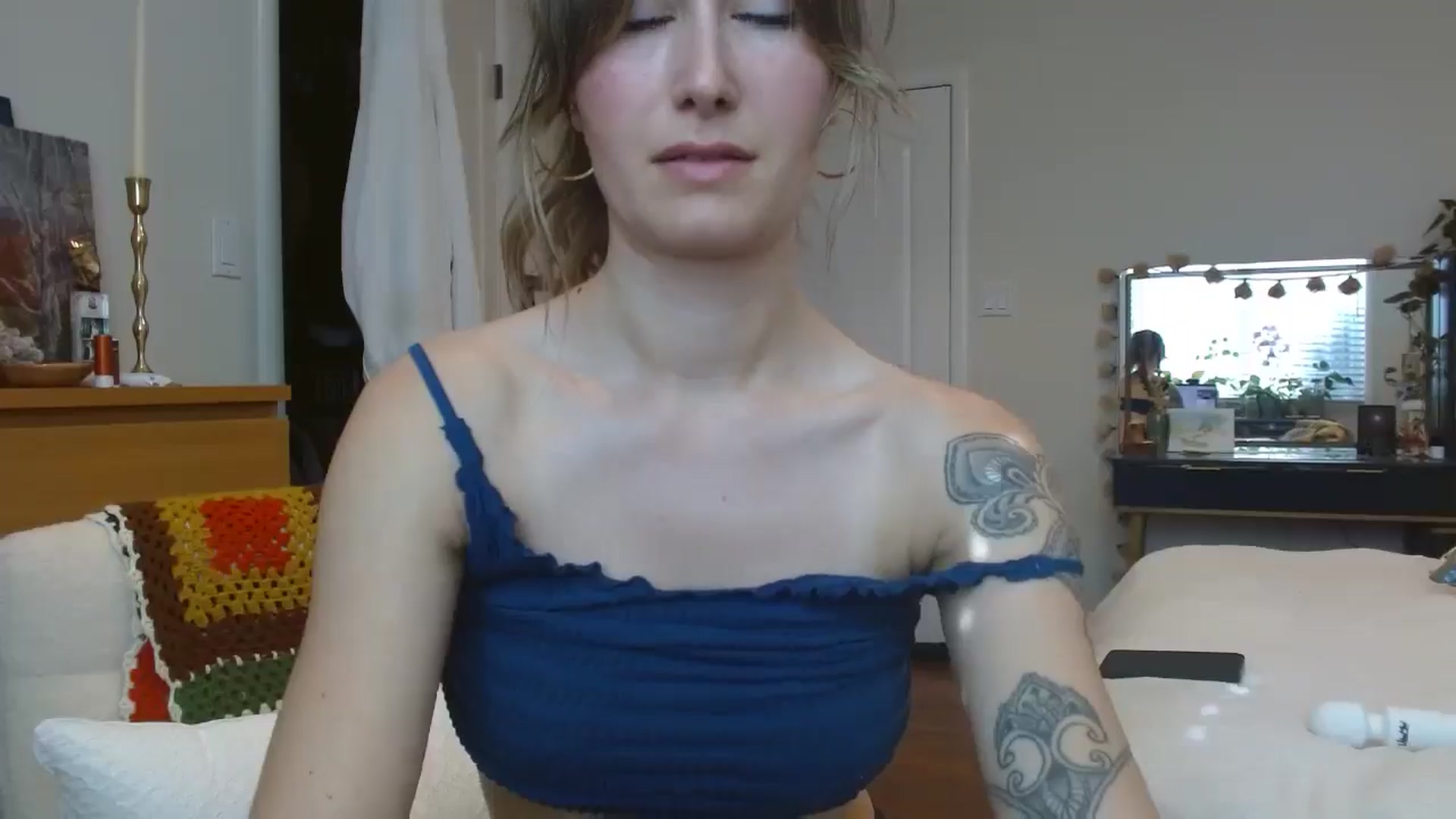 Gallery image thumbnail from honey28's myfreecams stream on, 04/19/2025, 23:38 image 17 of 20