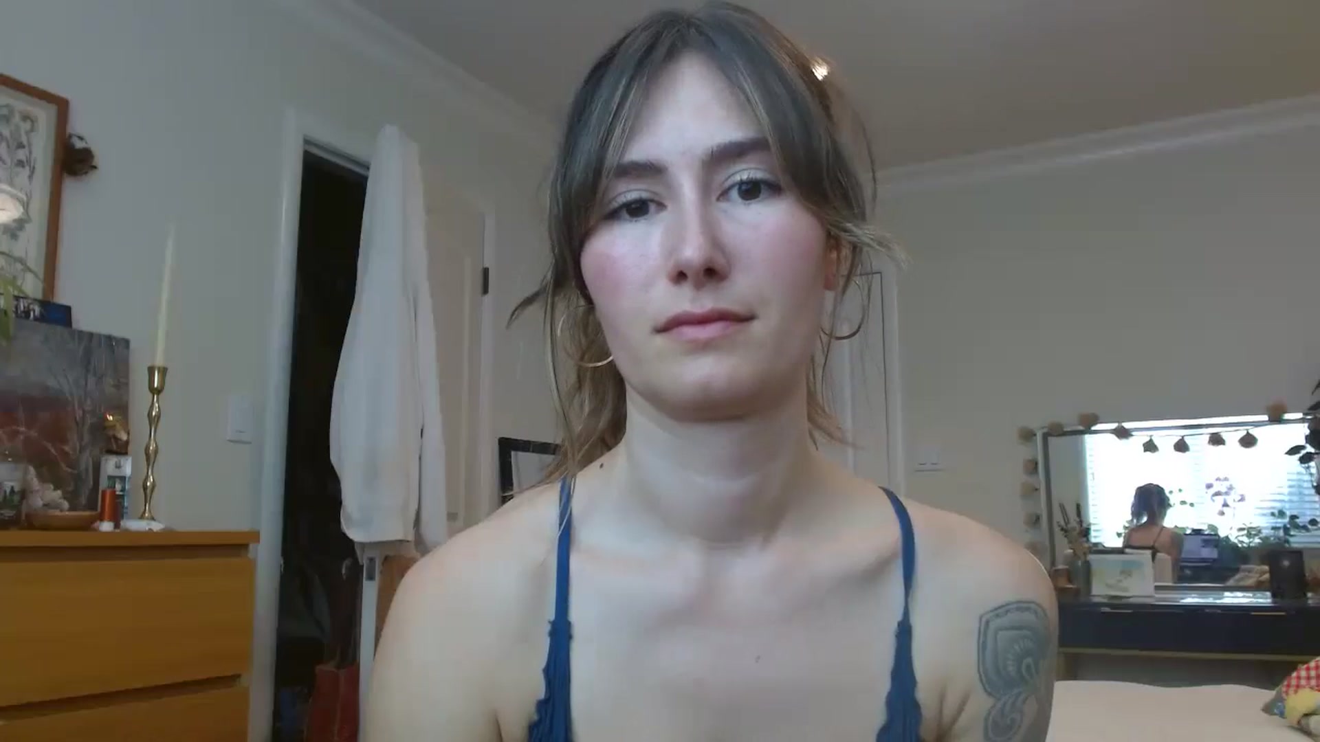 Gallery image thumbnail from honey28's myfreecams stream on, 04/19/2025, 23:38 image 3 of 20