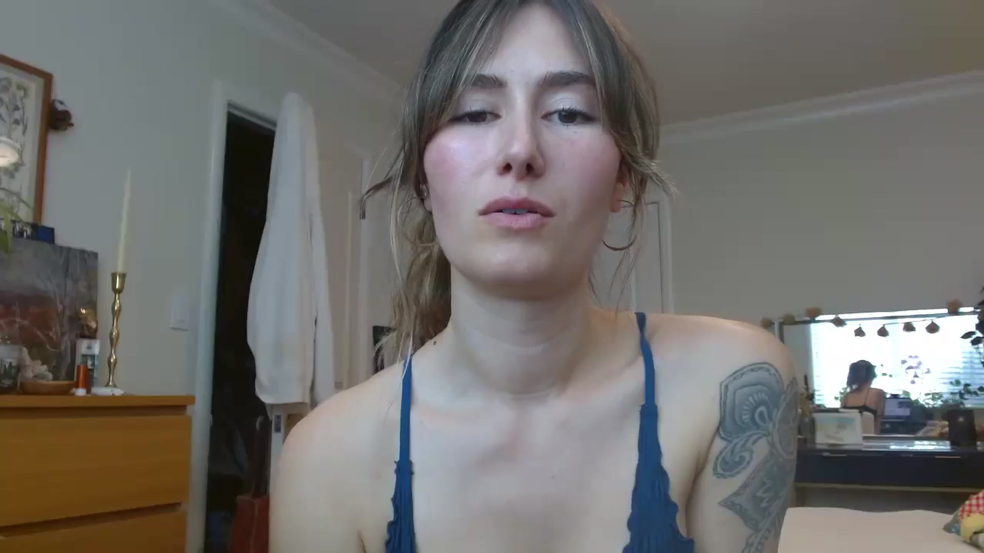 Gallery image thumbnail from honey28's myfreecams stream on, 04/19/2025, 23:38 image 6 of 20
