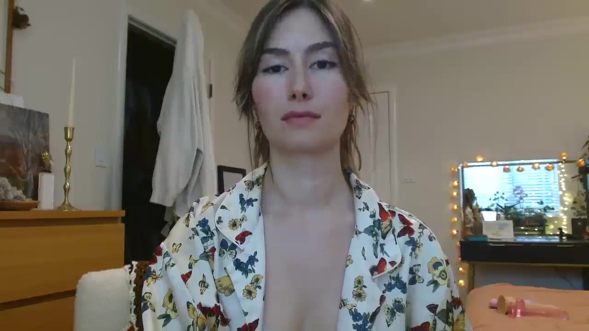 Gallery image thumbnail from honey28's myfreecams stream on, 04/25/2025, 23:28 image 5 of 20