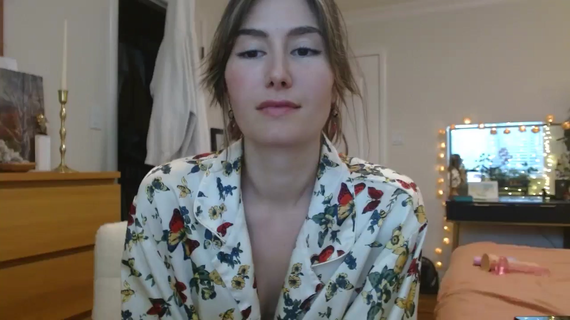 Gallery image thumbnail from honey28's myfreecams stream on, 04/25/2025, 23:28 image 4 of 20