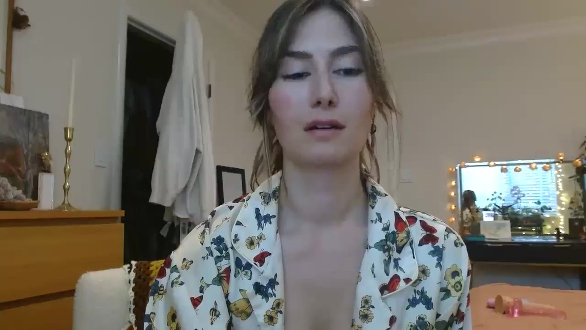 Gallery image thumbnail from honey28's myfreecams stream on, 04/25/2025, 23:28 image 6 of 20