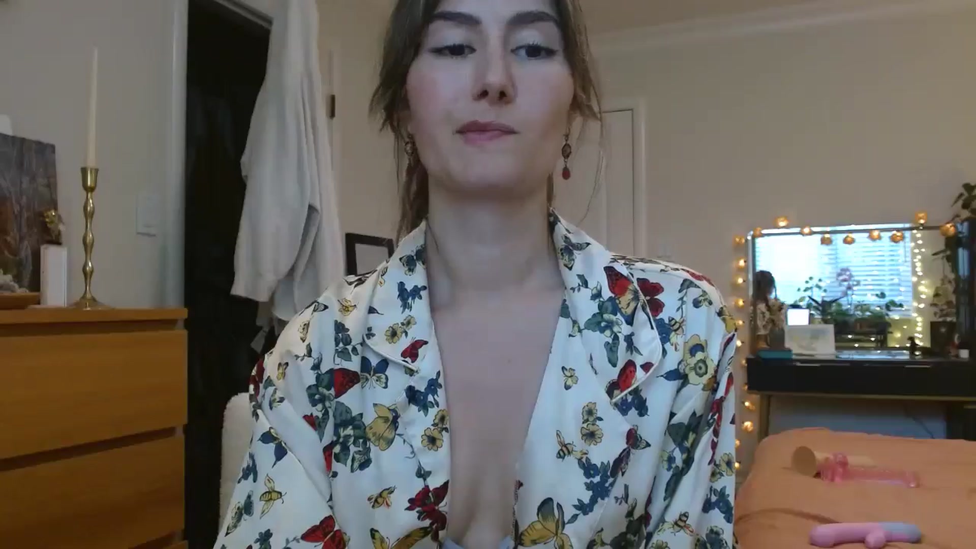 Gallery image thumbnail from honey28's myfreecams stream on, 04/25/2025, 23:28 image 10 of 20