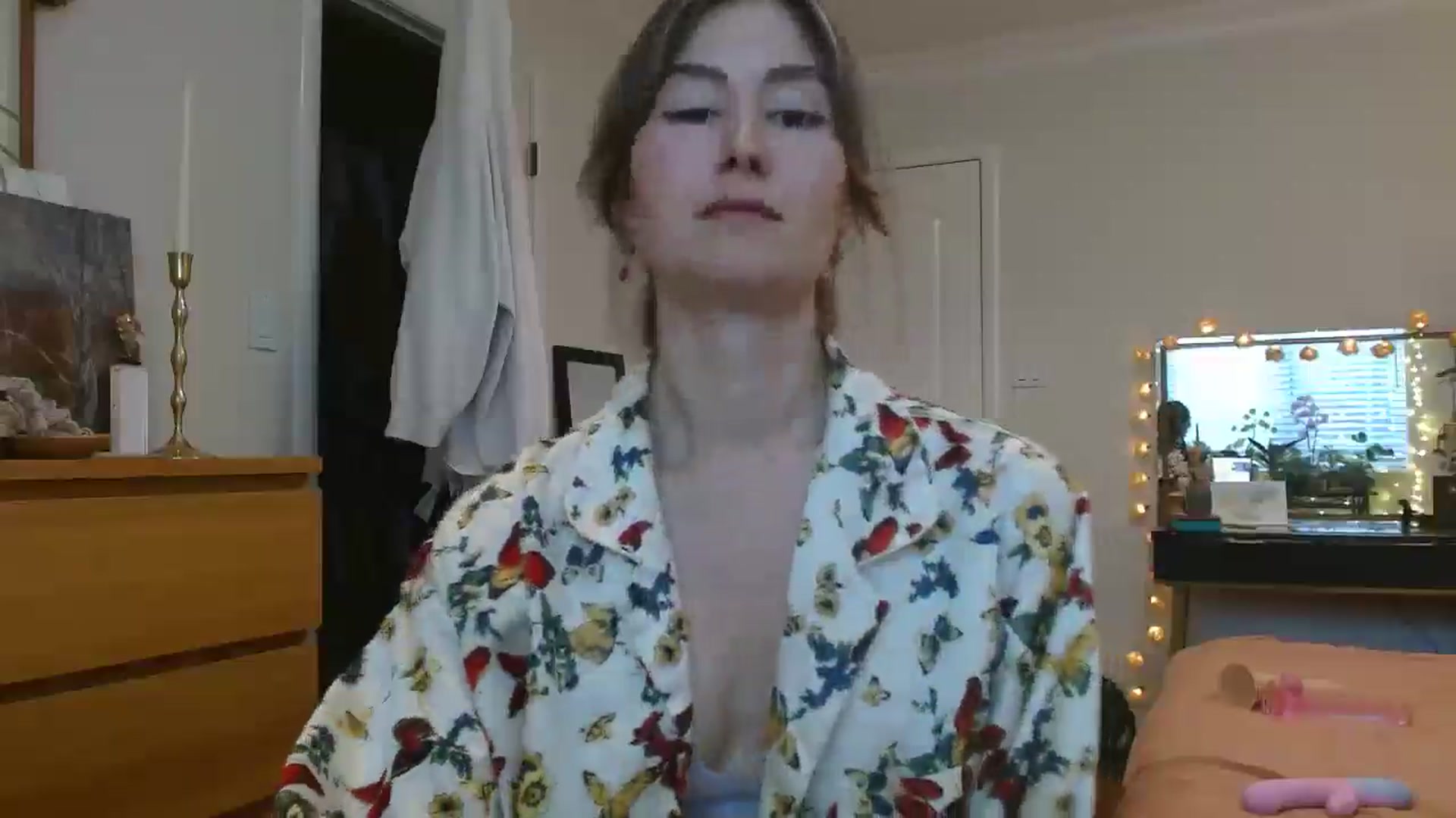 Gallery image thumbnail from honey28's myfreecams stream on, 04/25/2025, 23:28 image 12 of 20