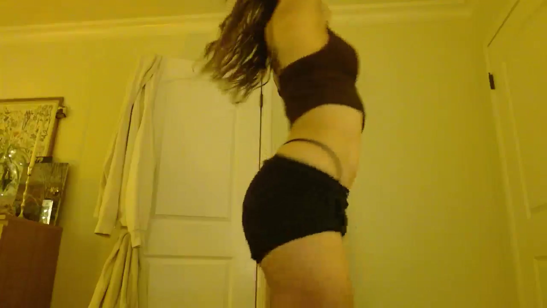 Gallery image thumbnail from honey28's myfreecams stream on, 04/28/2025, 02:58 image 14 of 20