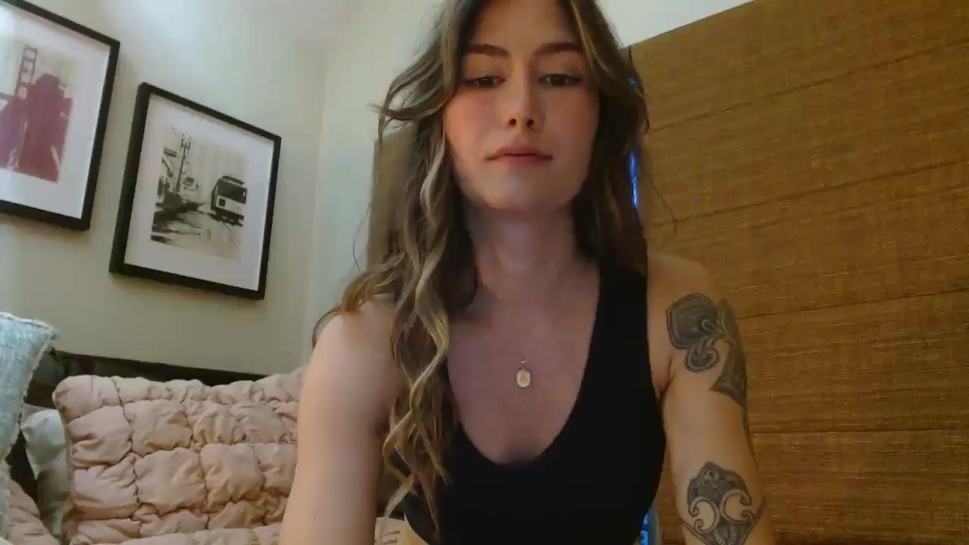 Gallery image thumbnail from honey28's myfreecams stream on, 05/08/2025, 03:37 image 6 of 20