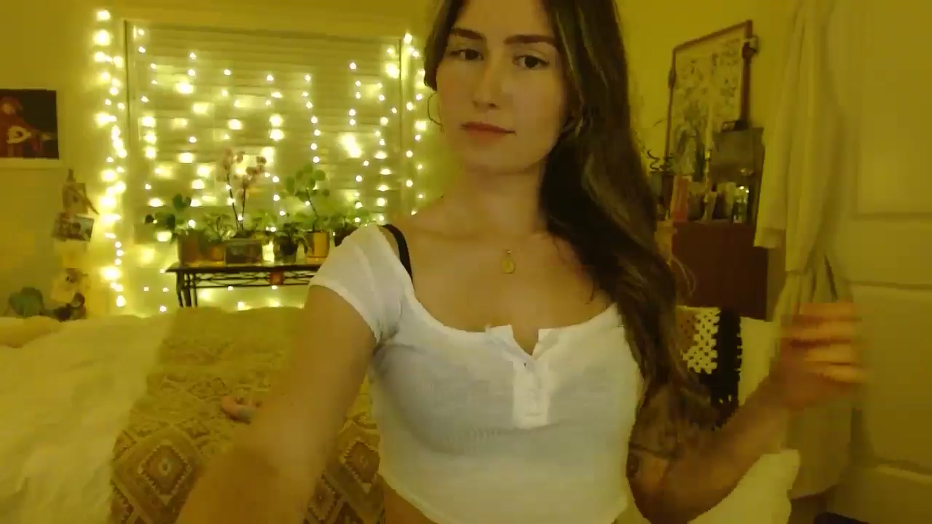 Gallery image thumbnail from honey28's myfreecams stream on, 05/15/2025, 04:37 image 19 of 20