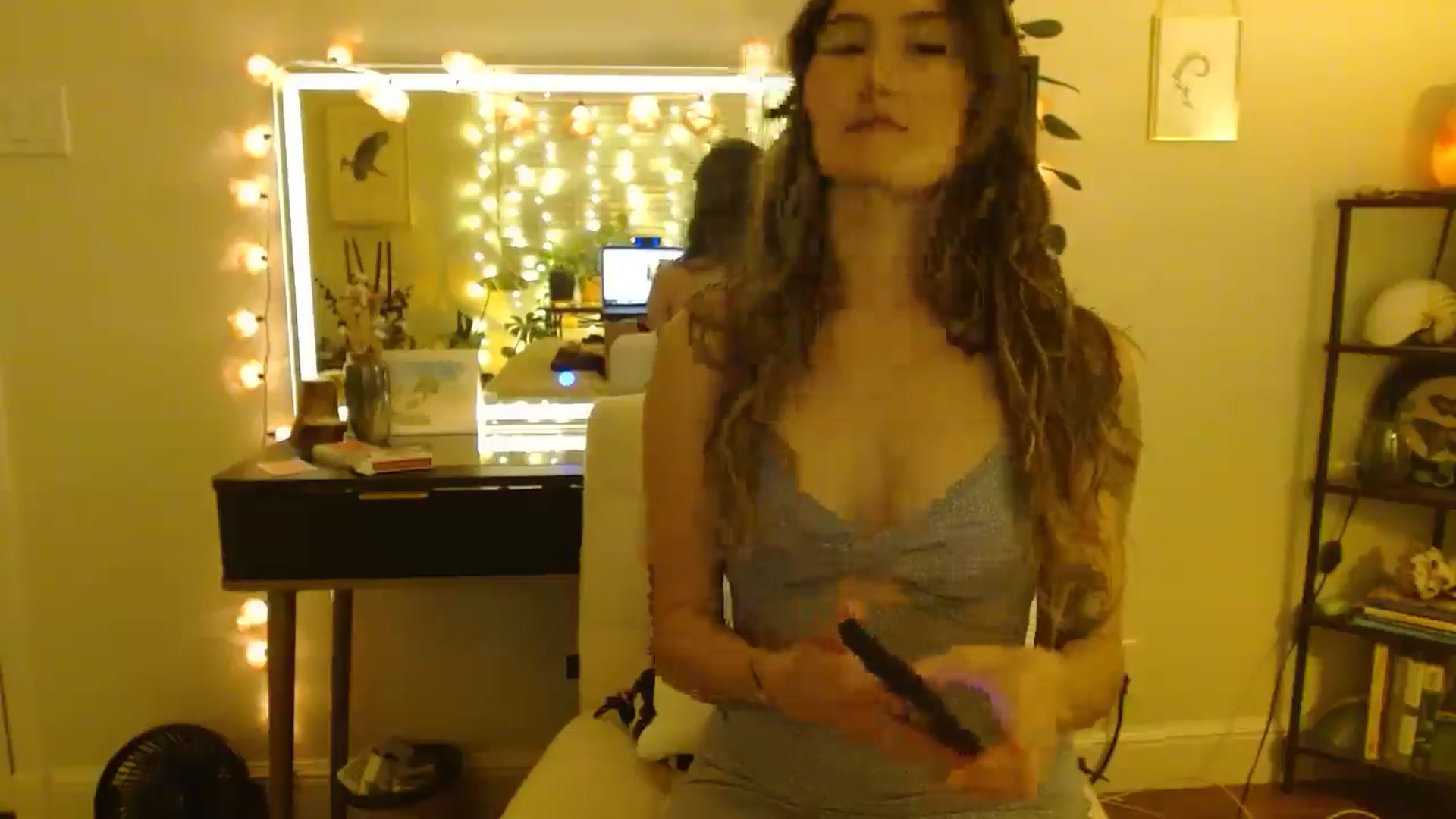 Gallery image thumbnail from honey28's myfreecams stream on, 06/12/2025, 05:40 image 13 of 20