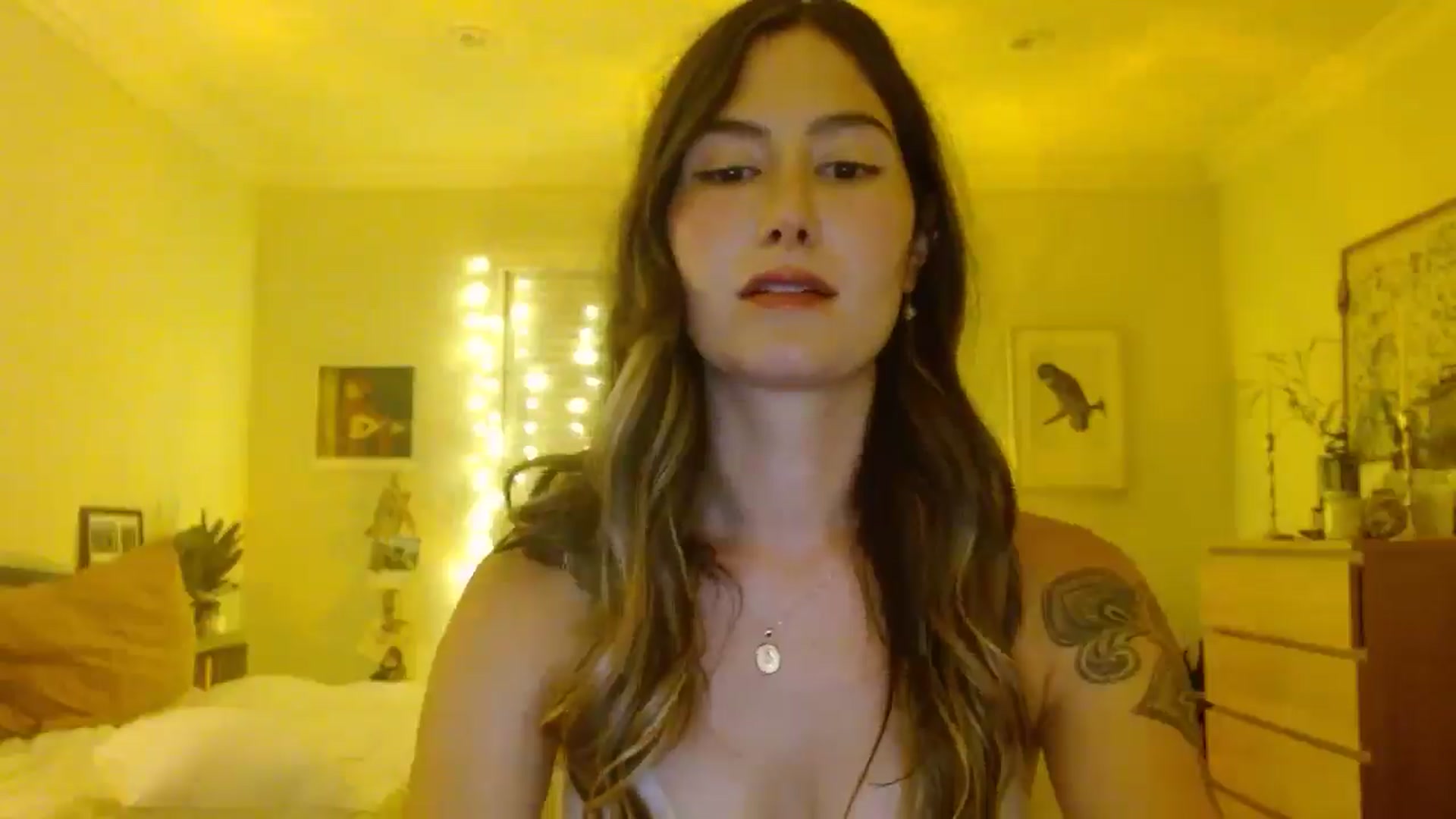 Gallery image thumbnail from honey28's myfreecams stream on, 07/31/2025, 04:17 image 4 of 20
