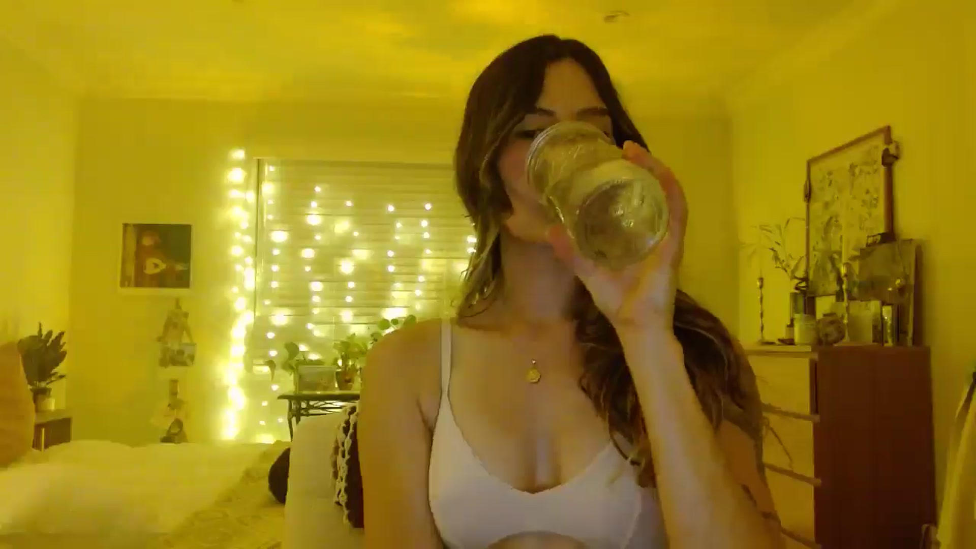 Gallery image thumbnail from honey28's myfreecams stream on, 07/31/2025, 04:17 image 17 of 20