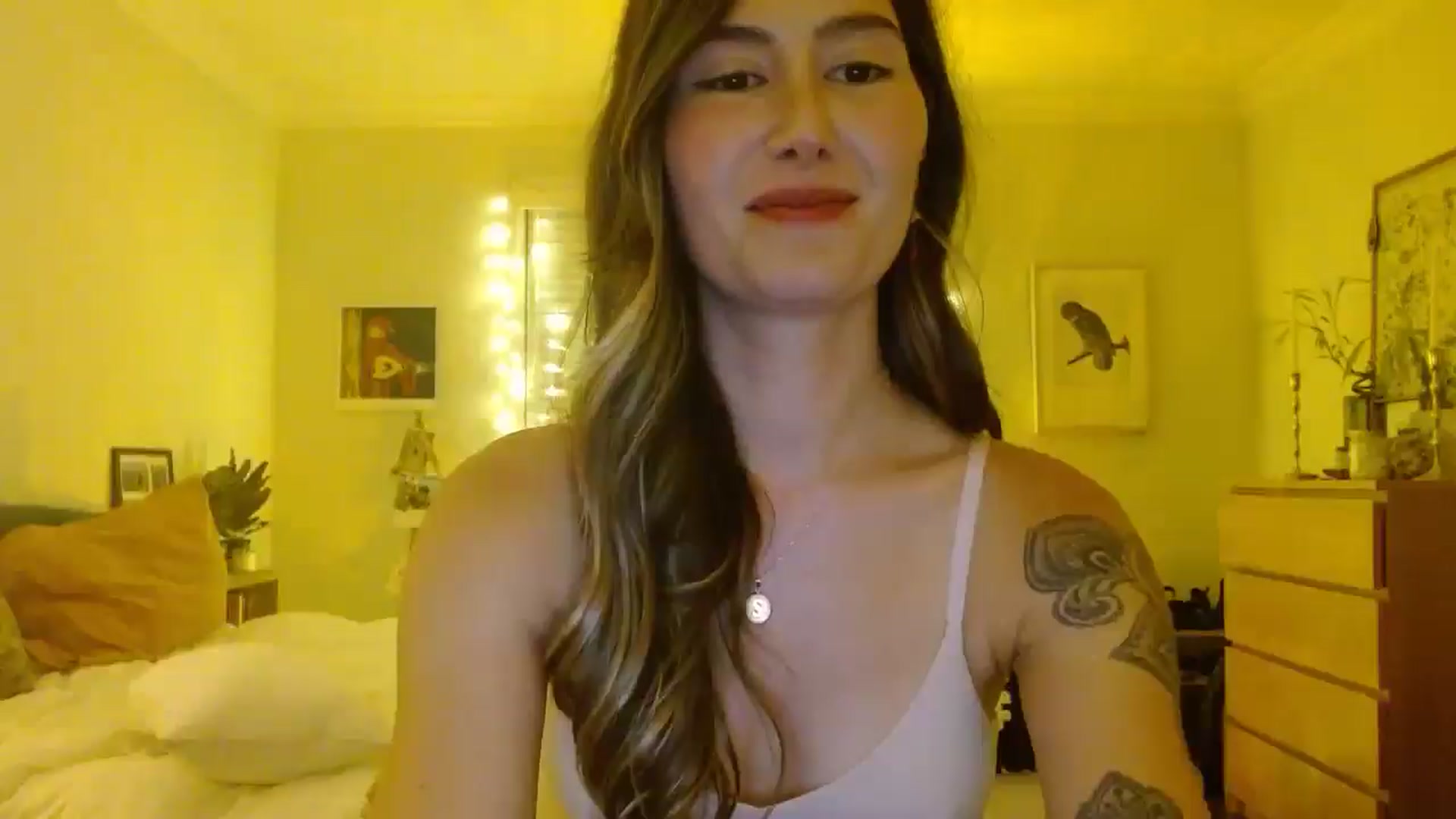 Gallery image thumbnail from honey28's myfreecams stream on, 07/31/2025, 04:17 image 7 of 20