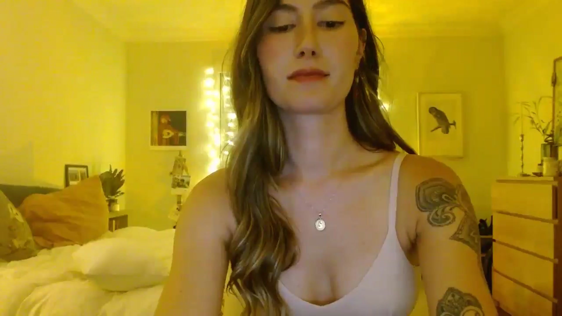 Gallery image thumbnail from honey28's myfreecams stream on, 07/31/2025, 04:17 image 11 of 20