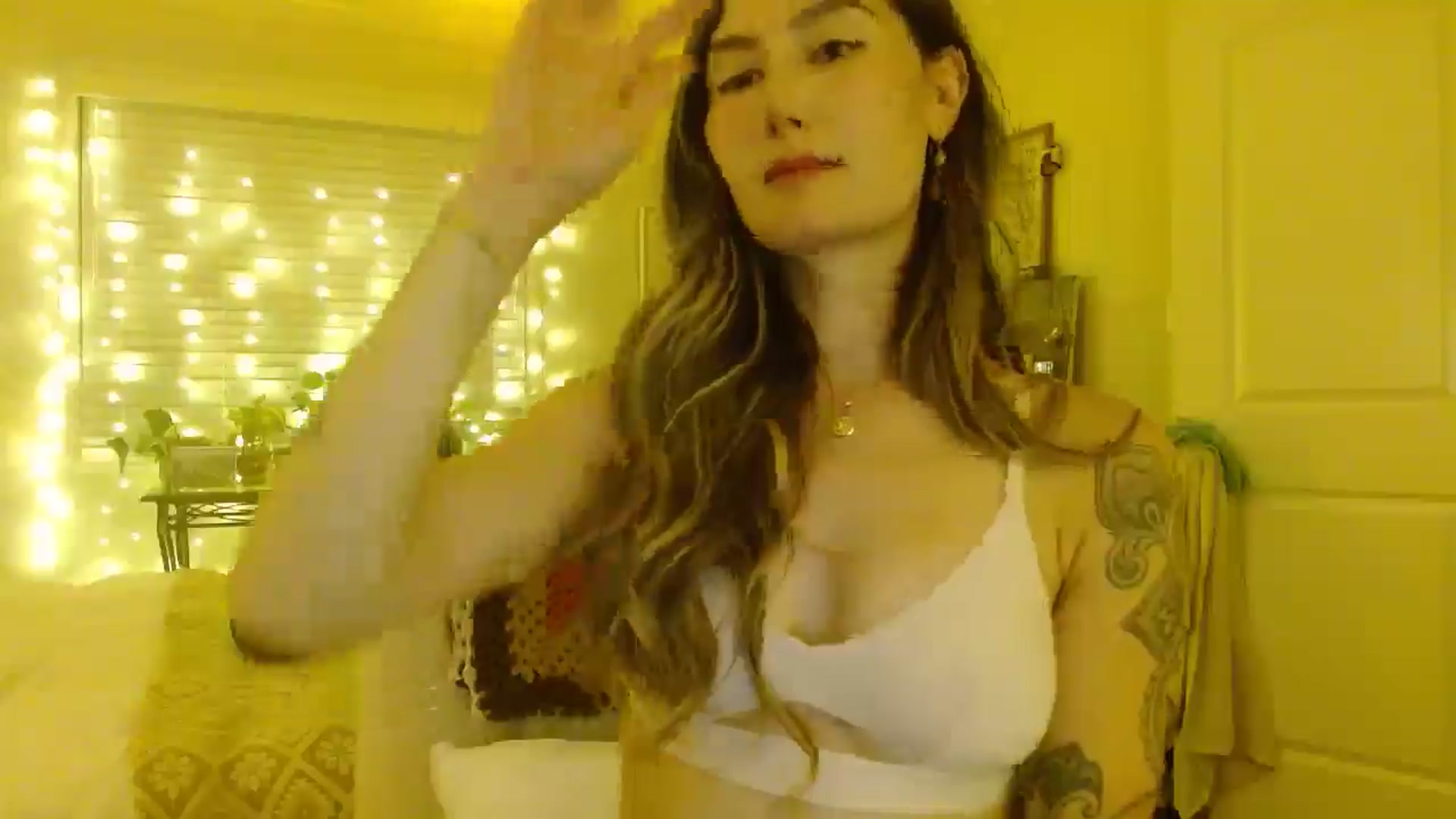 Gallery image thumbnail from honey28's myfreecams stream on, 07/31/2025, 05:32 image 10 of 20