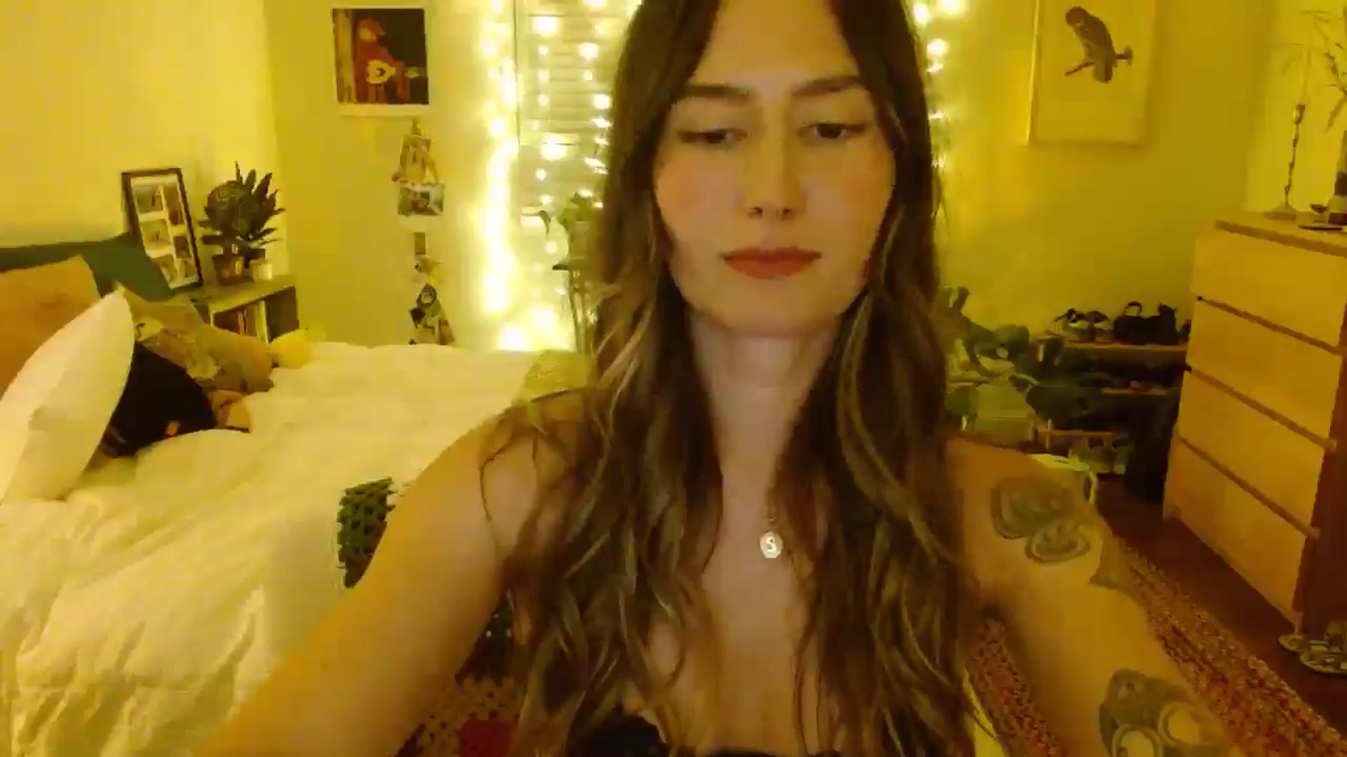 Gallery image thumbnail from honey28's myfreecams stream on, 08/05/2025, 04:10 image 3 of 20