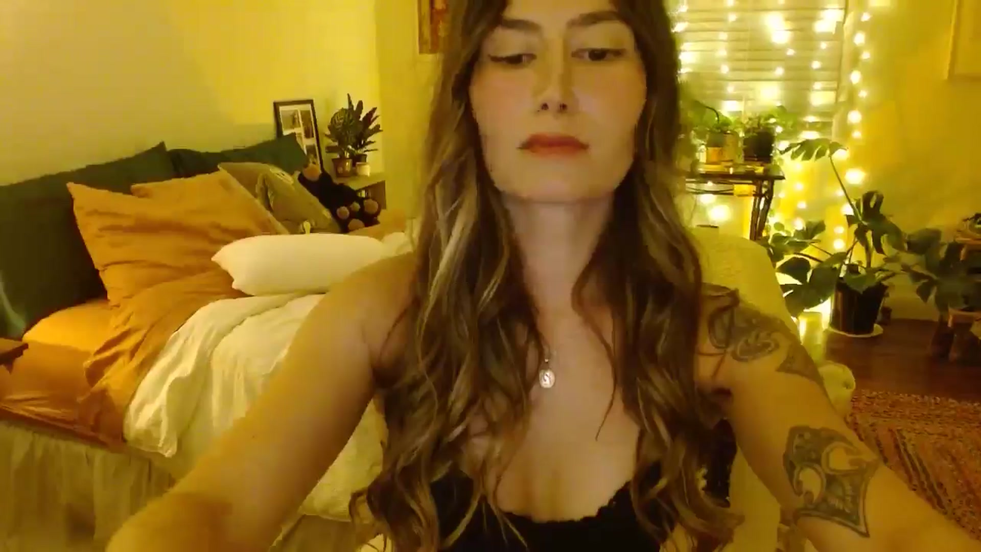 Gallery image thumbnail from honey28's myfreecams stream on, 08/09/2025, 03:46 image 11 of 20