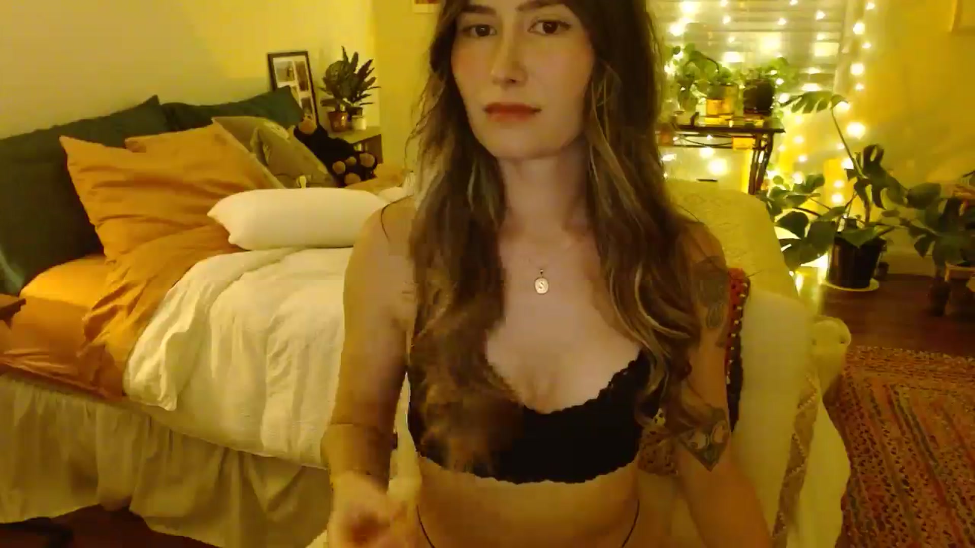 Gallery image thumbnail from honey28's myfreecams stream on, 08/09/2025, 03:46 image 3 of 20
