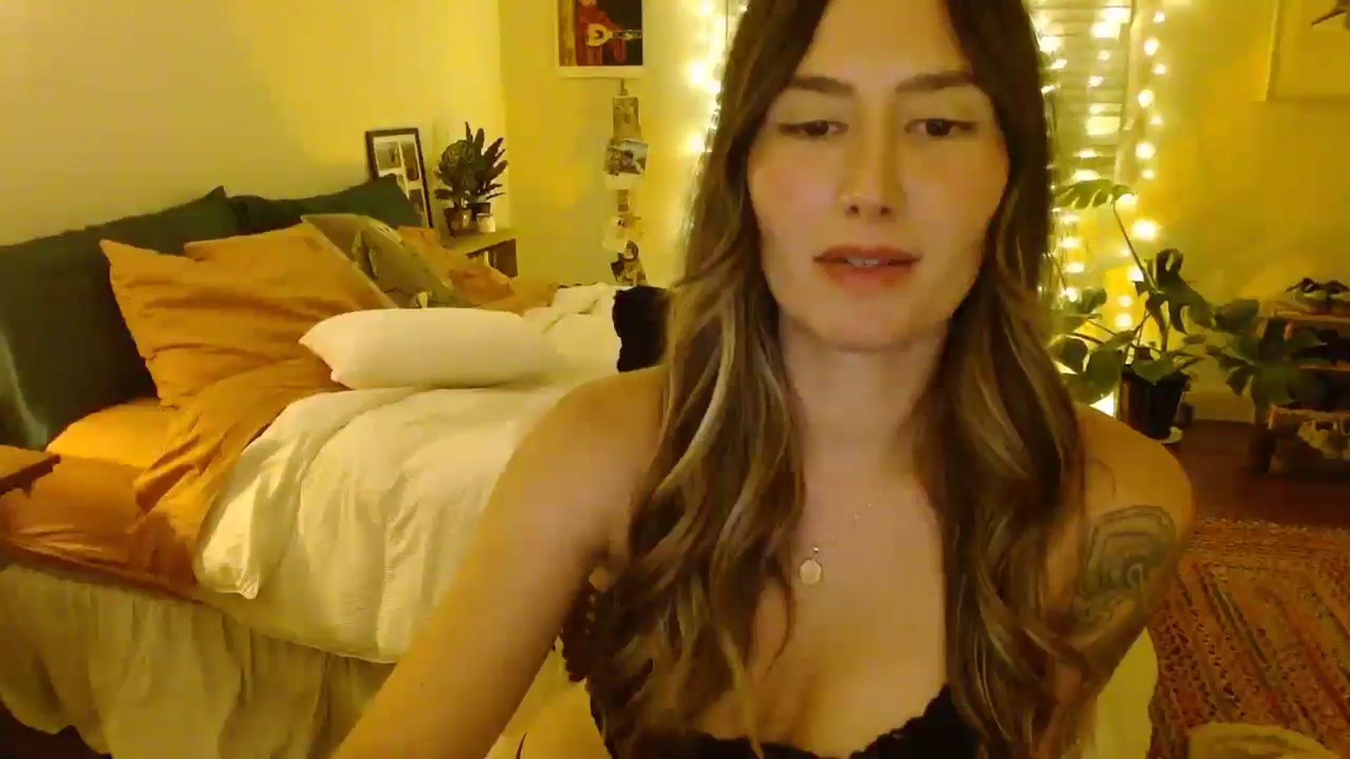 Gallery image thumbnail from honey28's myfreecams stream on, 08/09/2025, 05:16 image 12 of 20