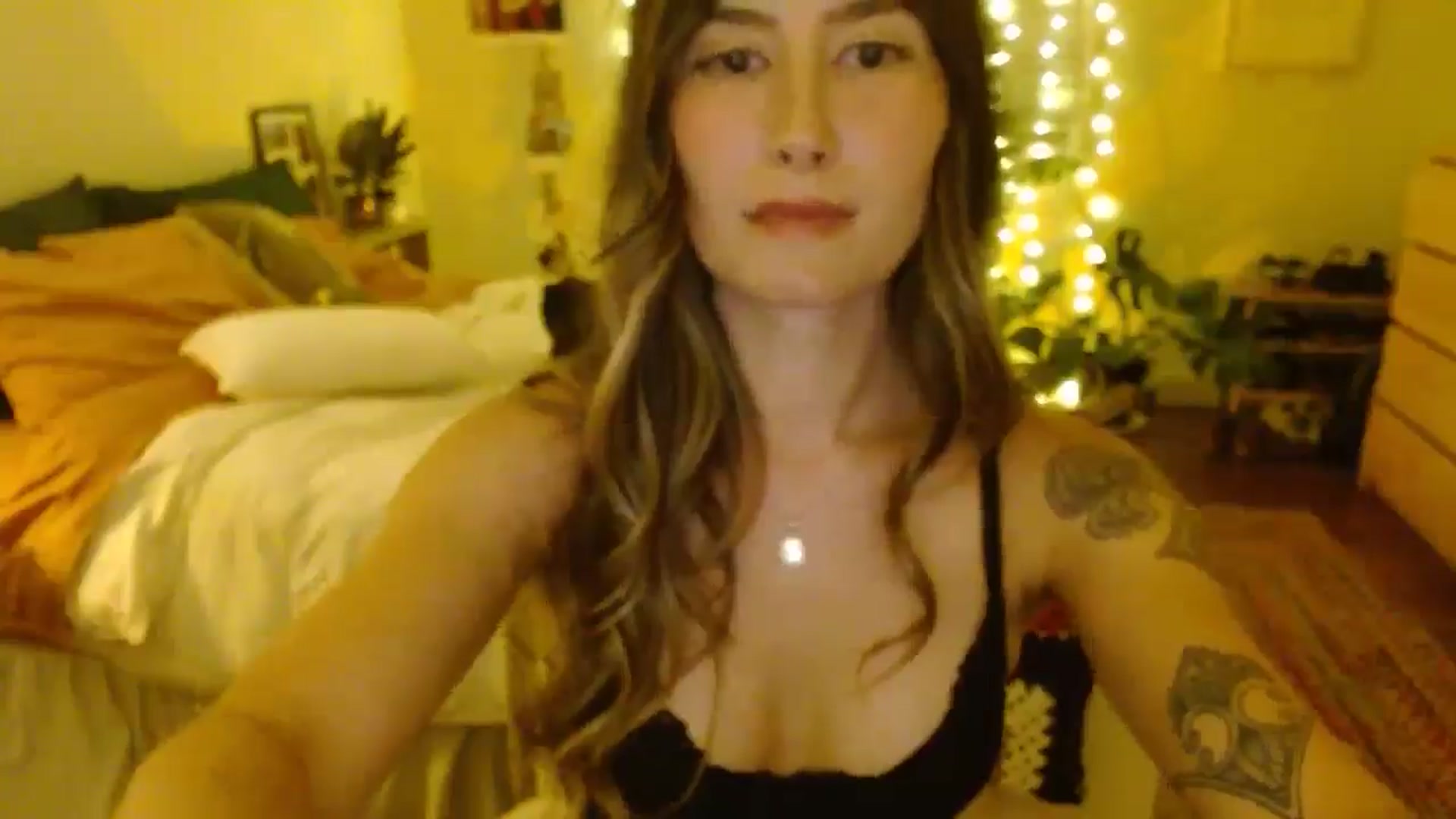 Gallery image thumbnail from honey28's myfreecams stream on, 08/09/2025, 05:16 image 3 of 20