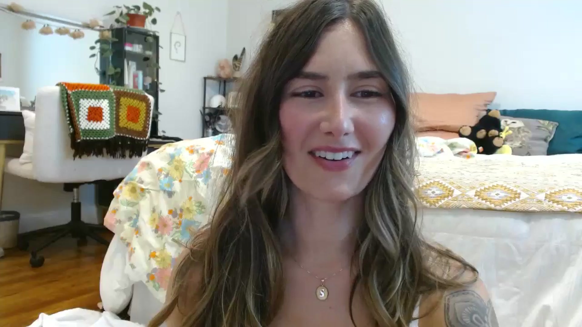 Gallery image thumbnail from honey28's myfreecams stream on, 08/30/2025, 21:40 image 5 of 20
