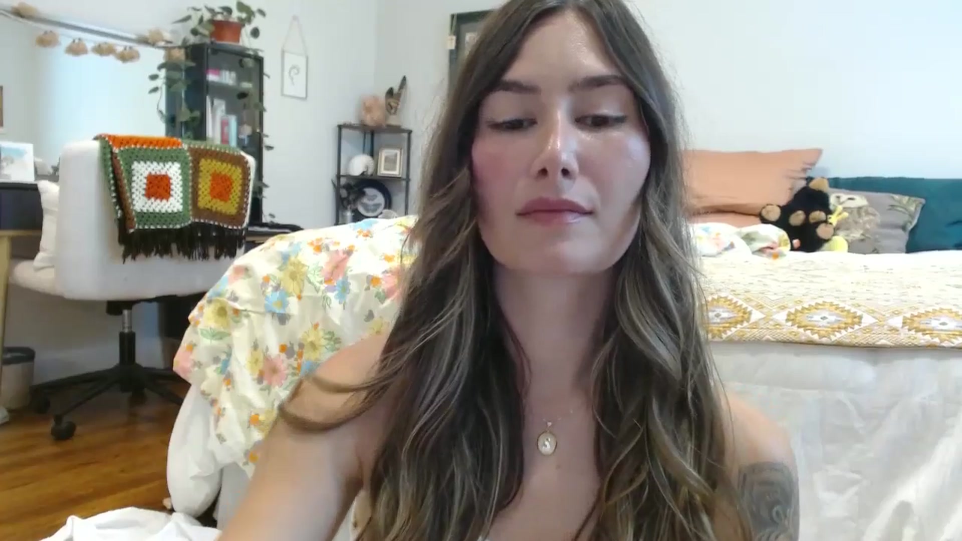 Gallery image thumbnail from honey28's myfreecams stream on, 08/30/2025, 21:40 image 3 of 20