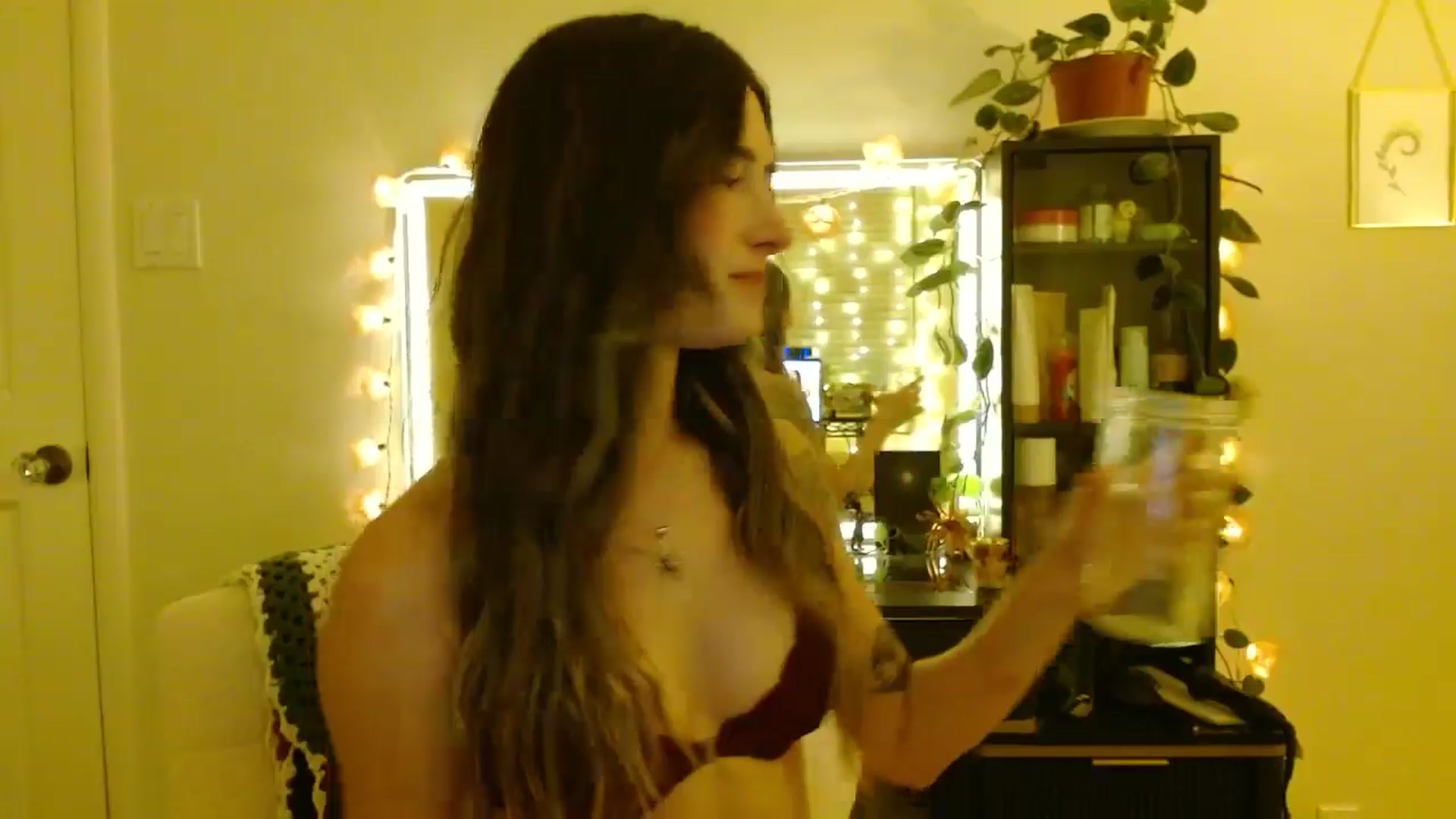 Gallery image thumbnail from honey28's myfreecams stream on, 09/04/2025, 04:26 image 13 of 20