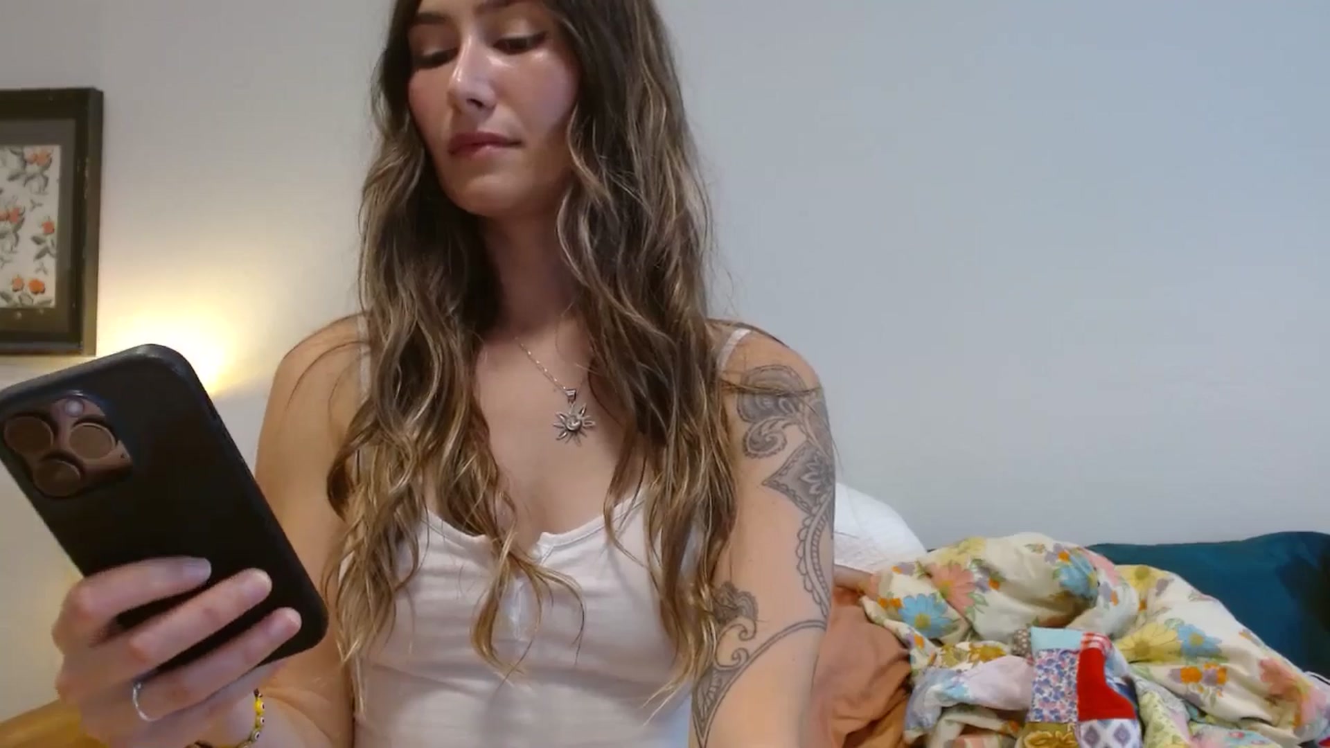 Gallery image thumbnail from honey28's myfreecams stream on, 09/04/2025, 20:38 image 12 of 20
