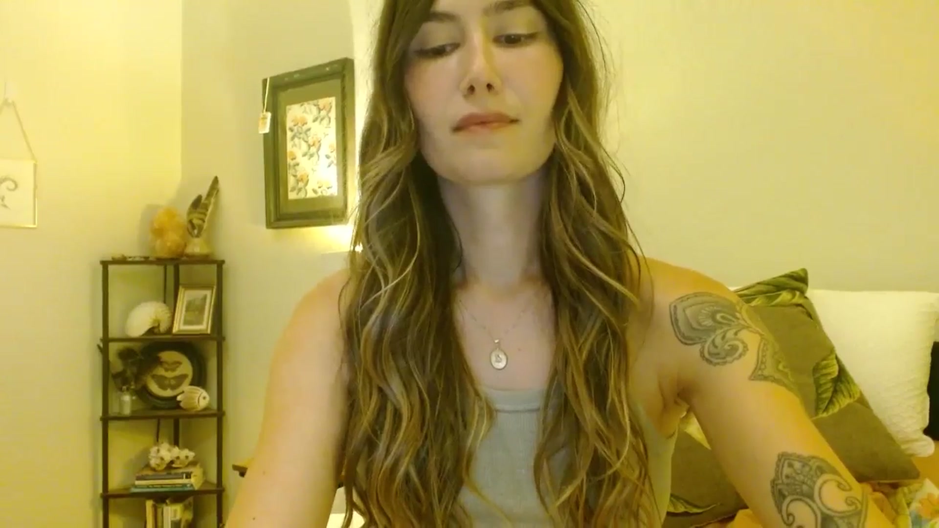 Gallery image thumbnail from honey28's myfreecams stream on, 09/18/2025, 05:18 image 8 of 20