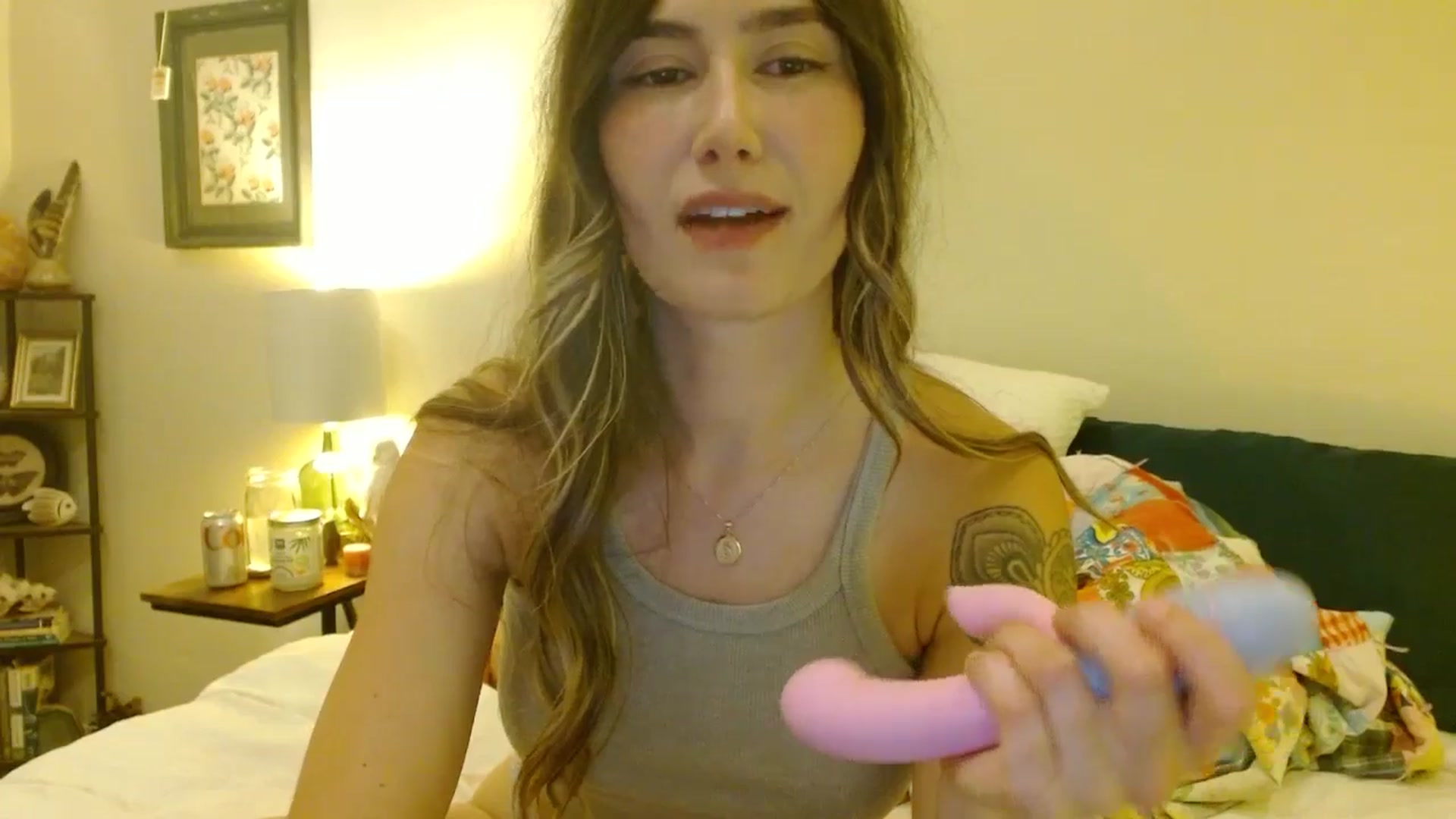 Gallery image thumbnail from honey28's myfreecams stream on, 09/18/2025, 05:18 image 13 of 20