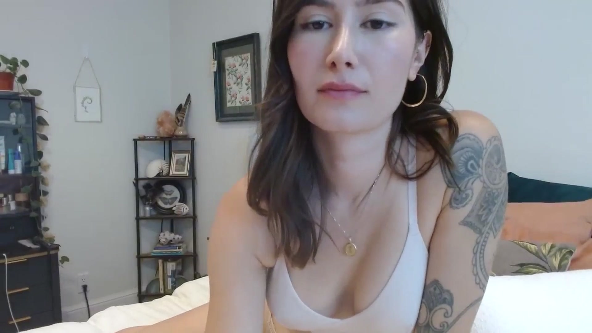Gallery image thumbnail from honey28's myfreecams stream on, 10/07/2025, 21:30 image 10 of 20